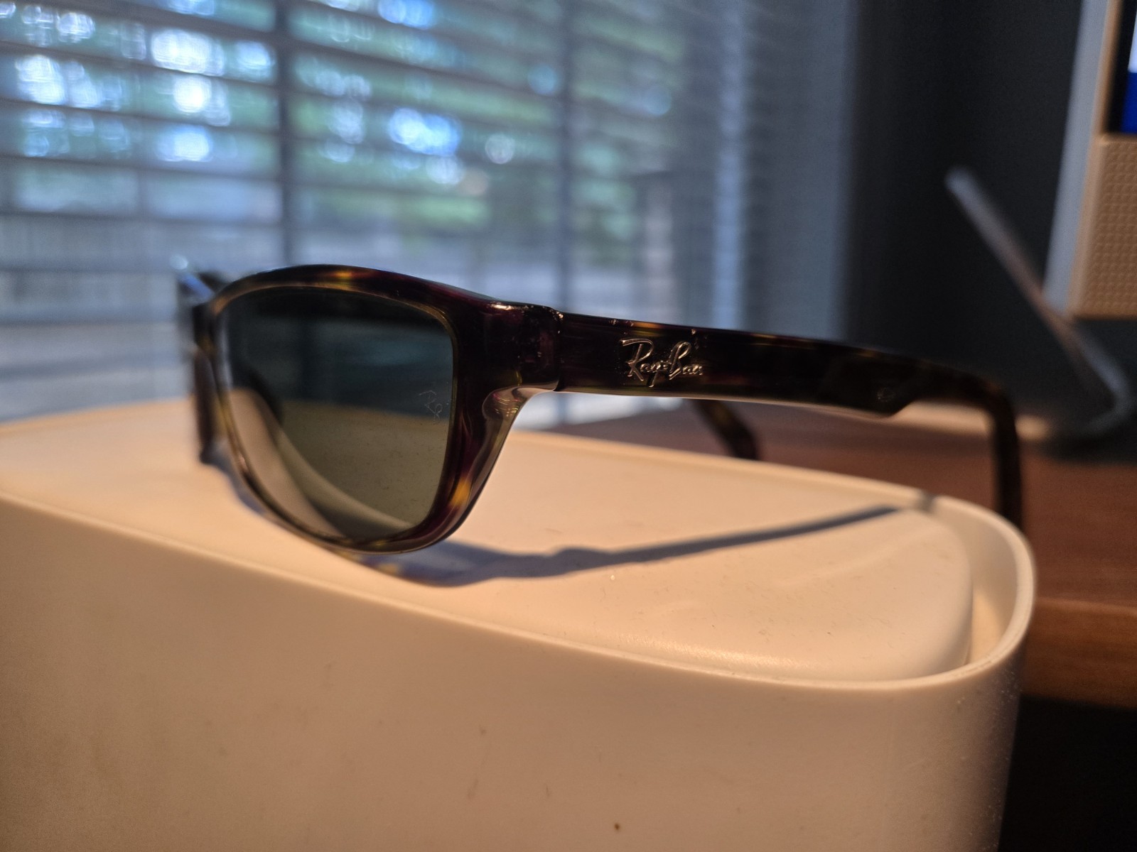 Ray-Ban RB 2117 902 Tortoise Shell Rectangle Sunglasses Brown/Green Tinted