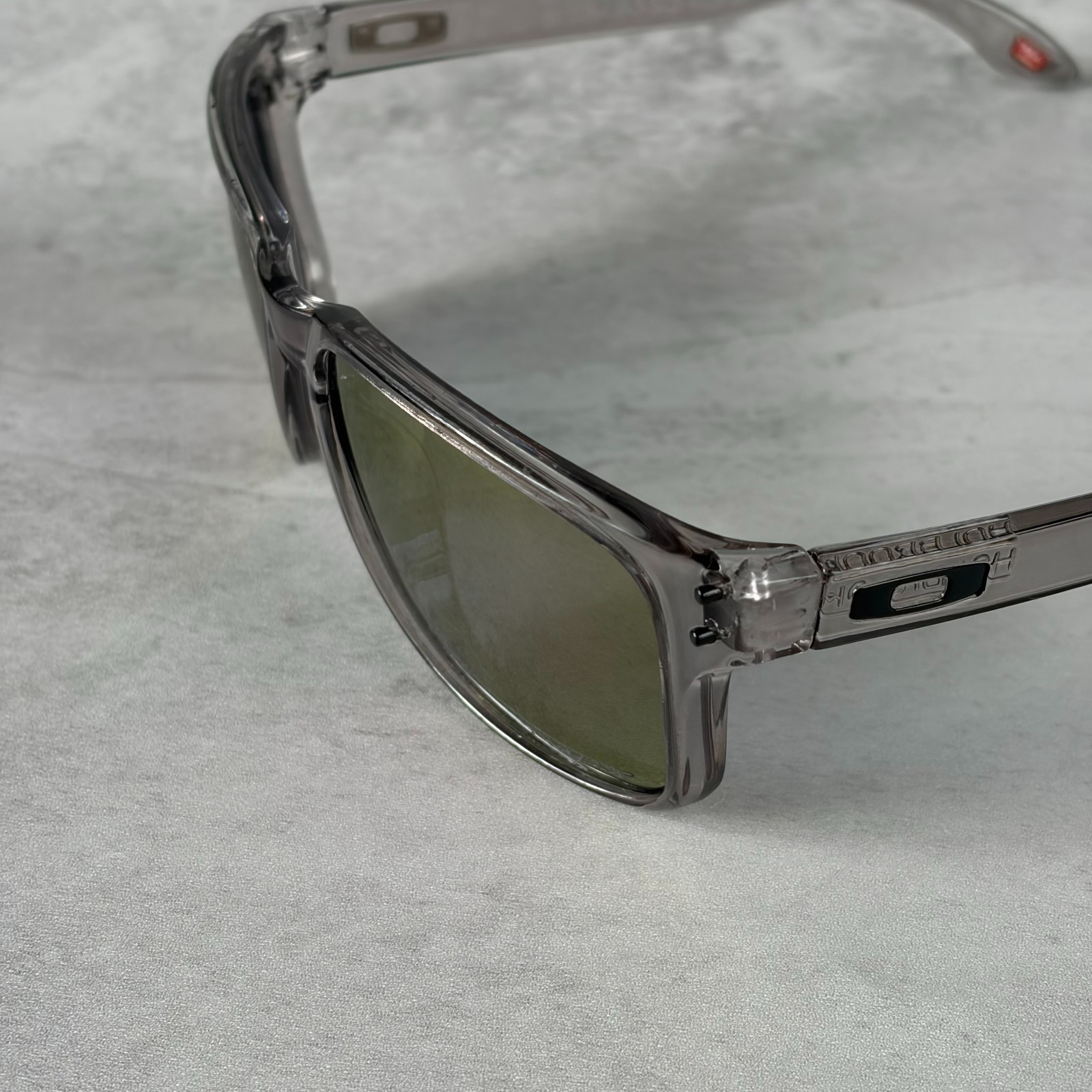 Oakley Holbrook XL Men’s Sunglasses Grey Smoke Translucent Purple Violet Mirror
