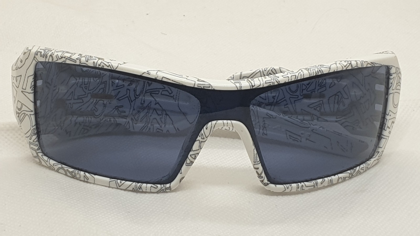 Oakley Oil Rig Sunglasses “Frame” 03-461 Printed Black and White