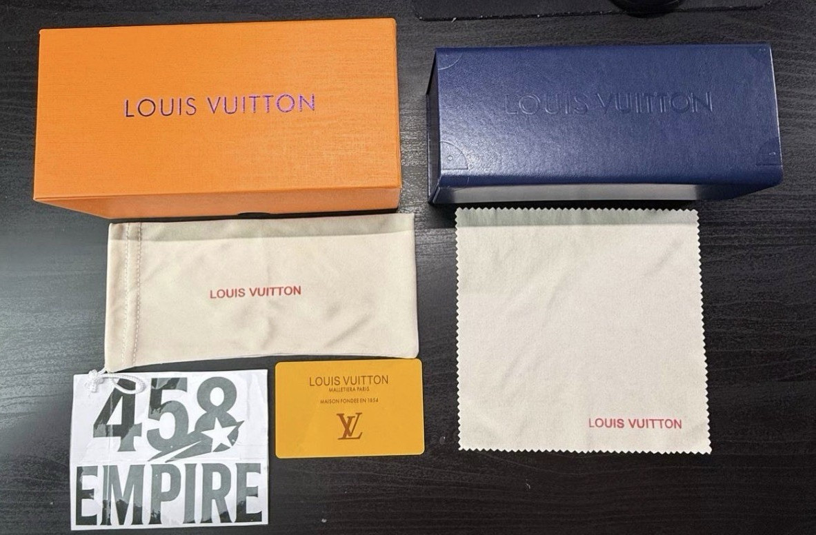 Louis Vuitton Men’s Square Sunglasses Black Plastic Tinted w/ Case & Cloth