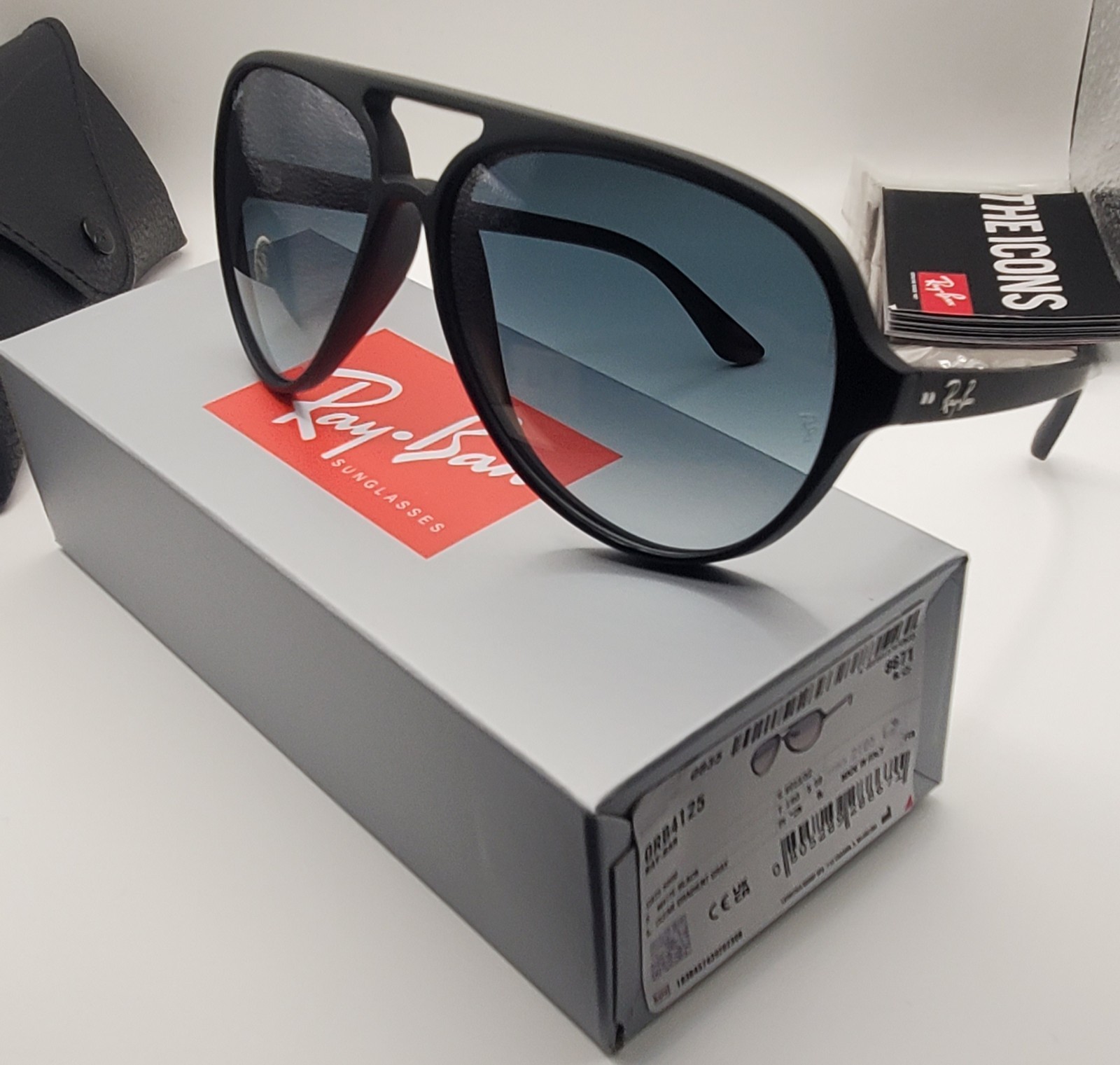 RAY BAN RB4125 601 32 Matte Black Frame Gradient Gray Lens 59mm Sunglasses