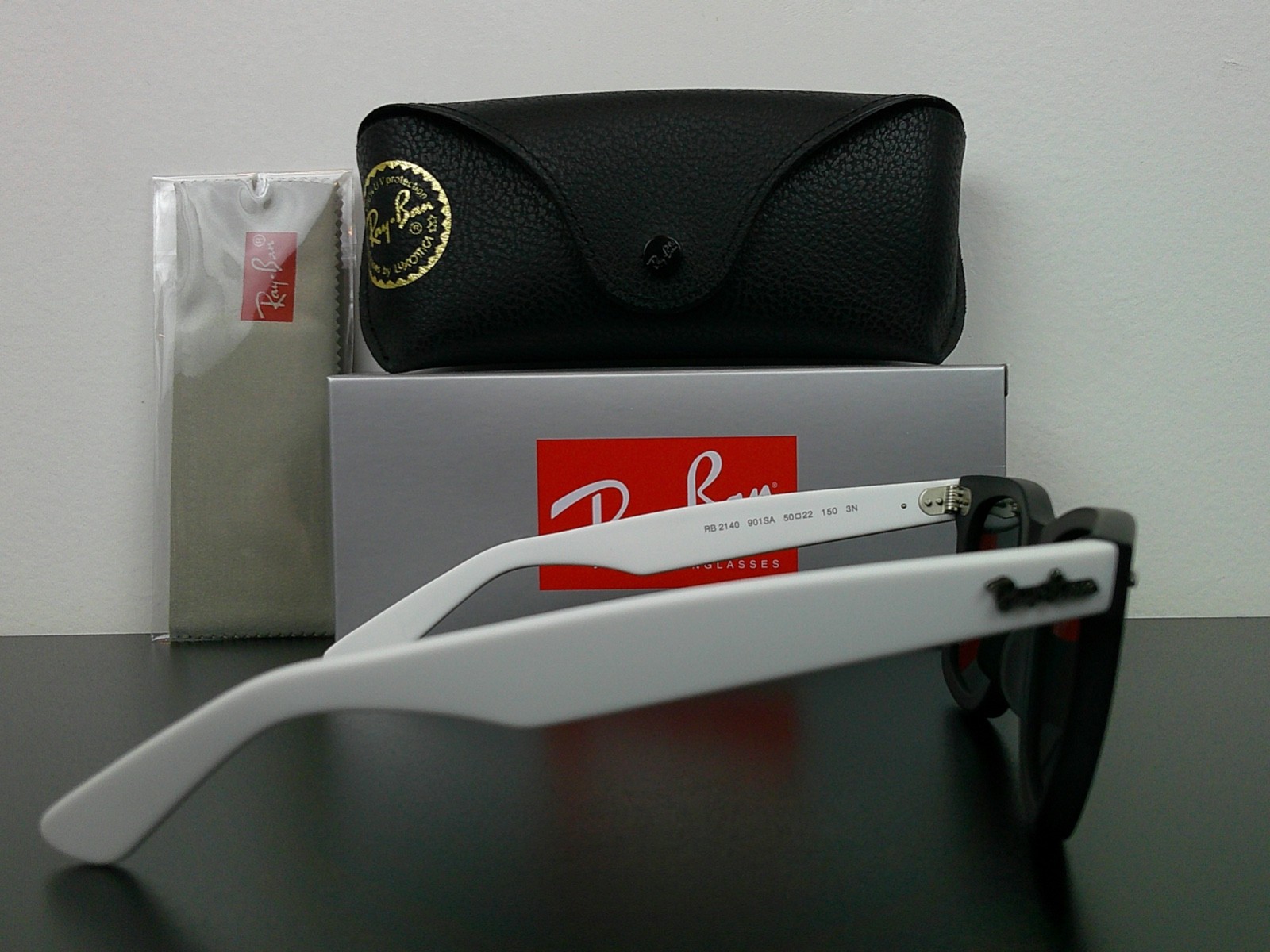 Ray-Ban RB2140 Wayfarer Classic Sunglasses Matte White/Black 50mm Never Worn