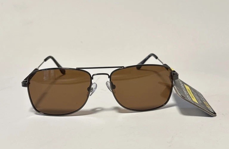 NEW Foster Grant men’s POLARIZED SUNGLASSES Brown Metal Casual Pilot Aviator