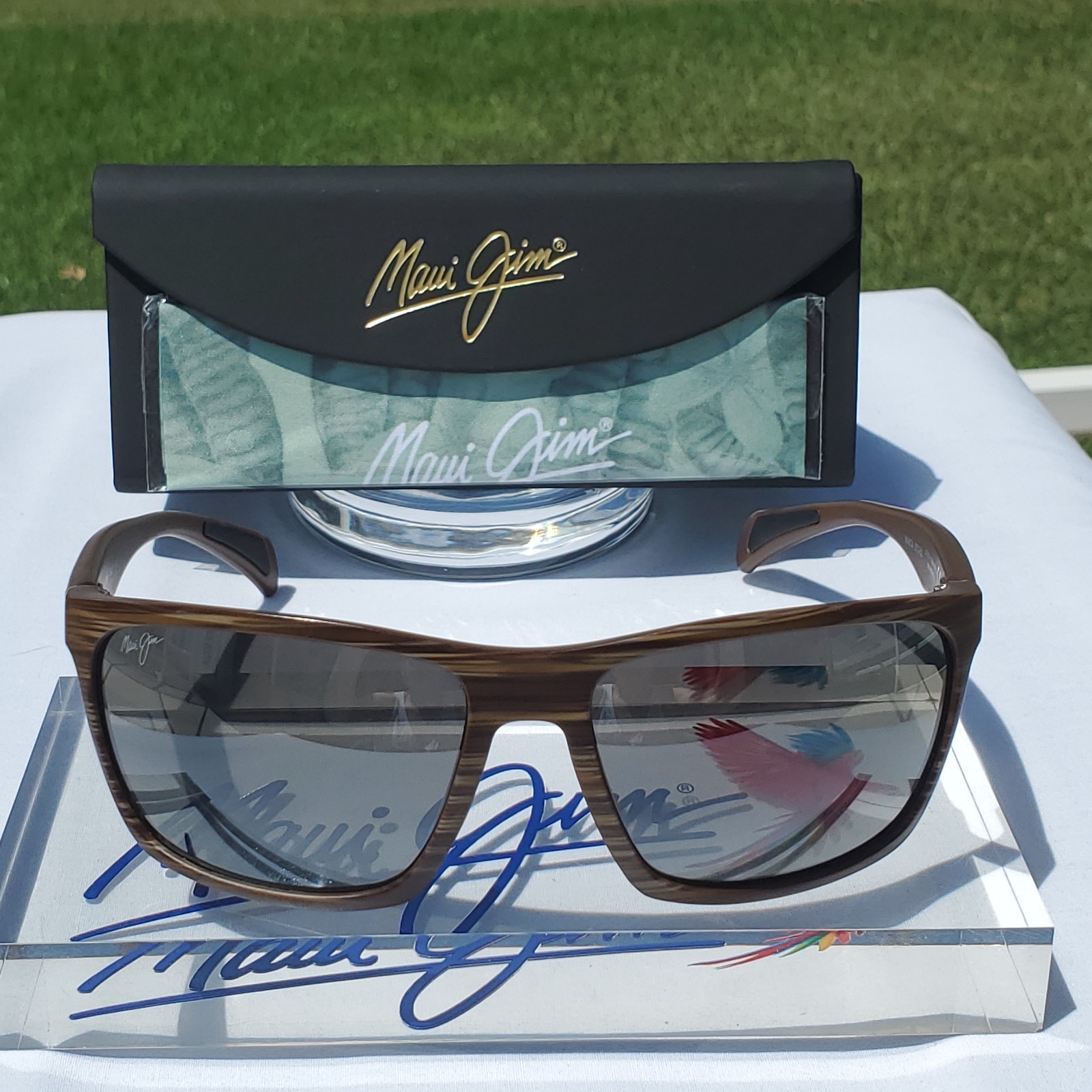 **NEW WRAPS** Maui Jim “MAKOA” 804-25W Matte Brown Woodgrain Frames/Grey Lenses!