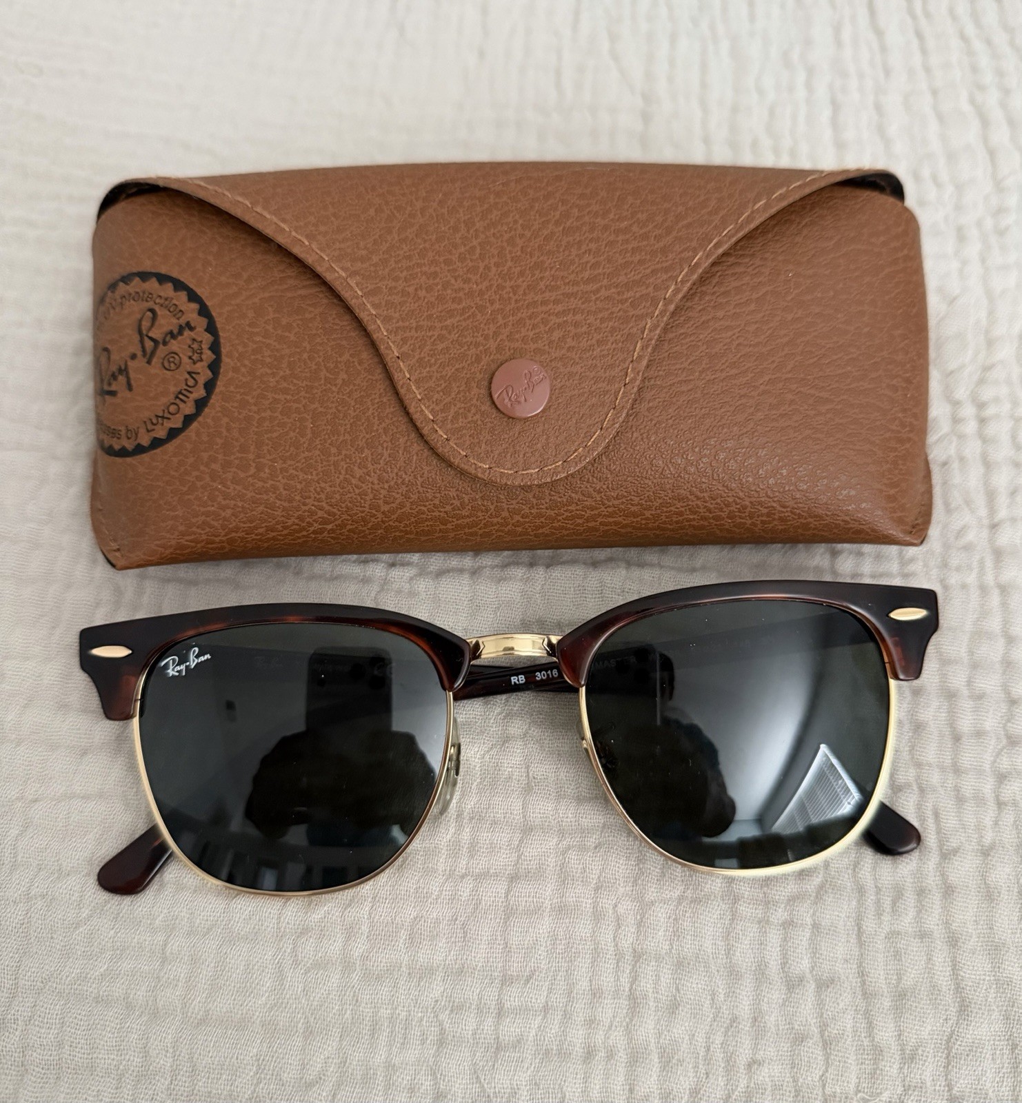 Ray-Ban Clubmaster Tortoise Sunglasses w/ Case and Cloth