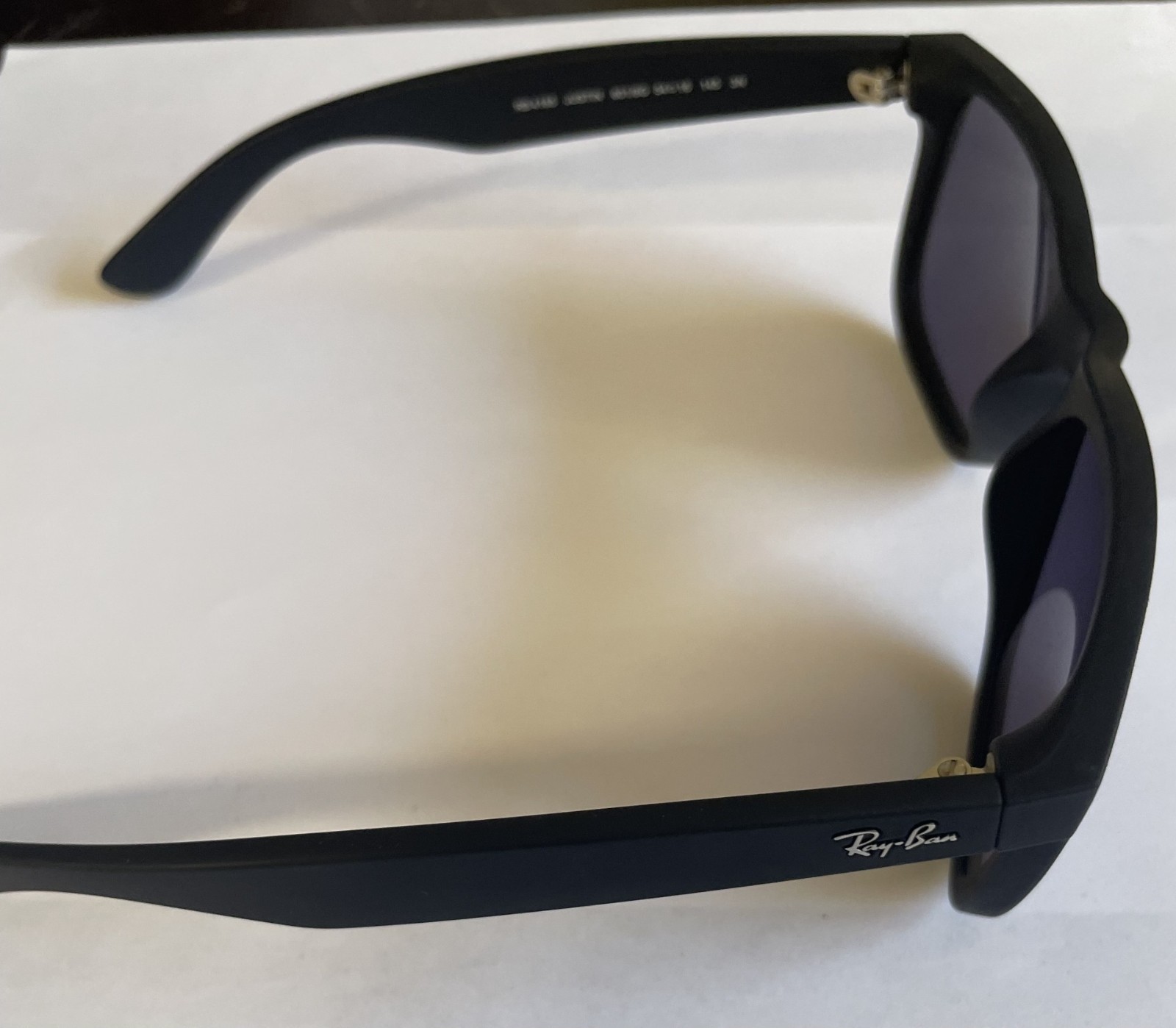 Ray-Ban Justin Classic Unisex Grey Lens Black Sunglasses – (RB4165 622/T3)