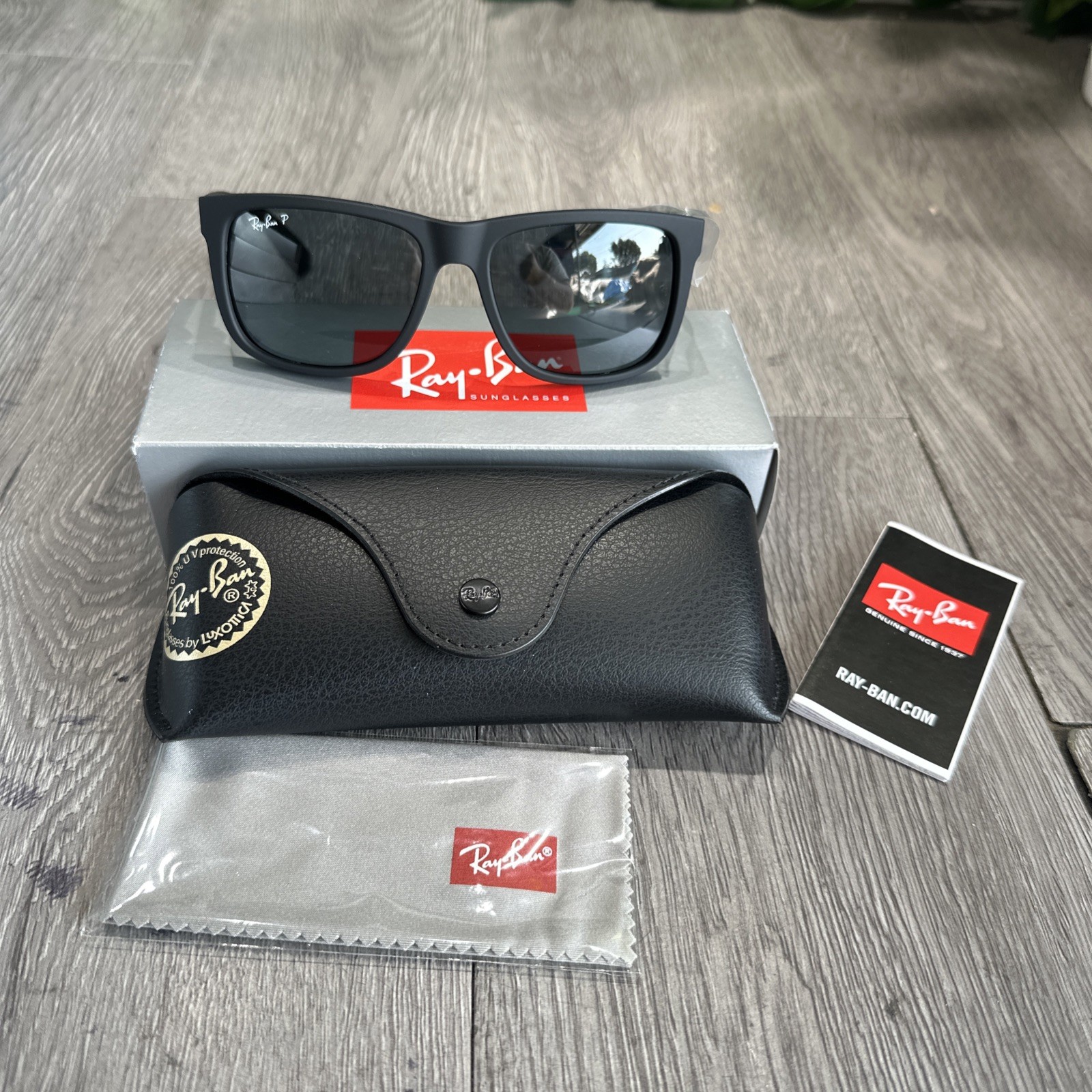Ray-Ban Justin Matte Black Frame With Dark Blue Polarized Lenses RB4165 622/54