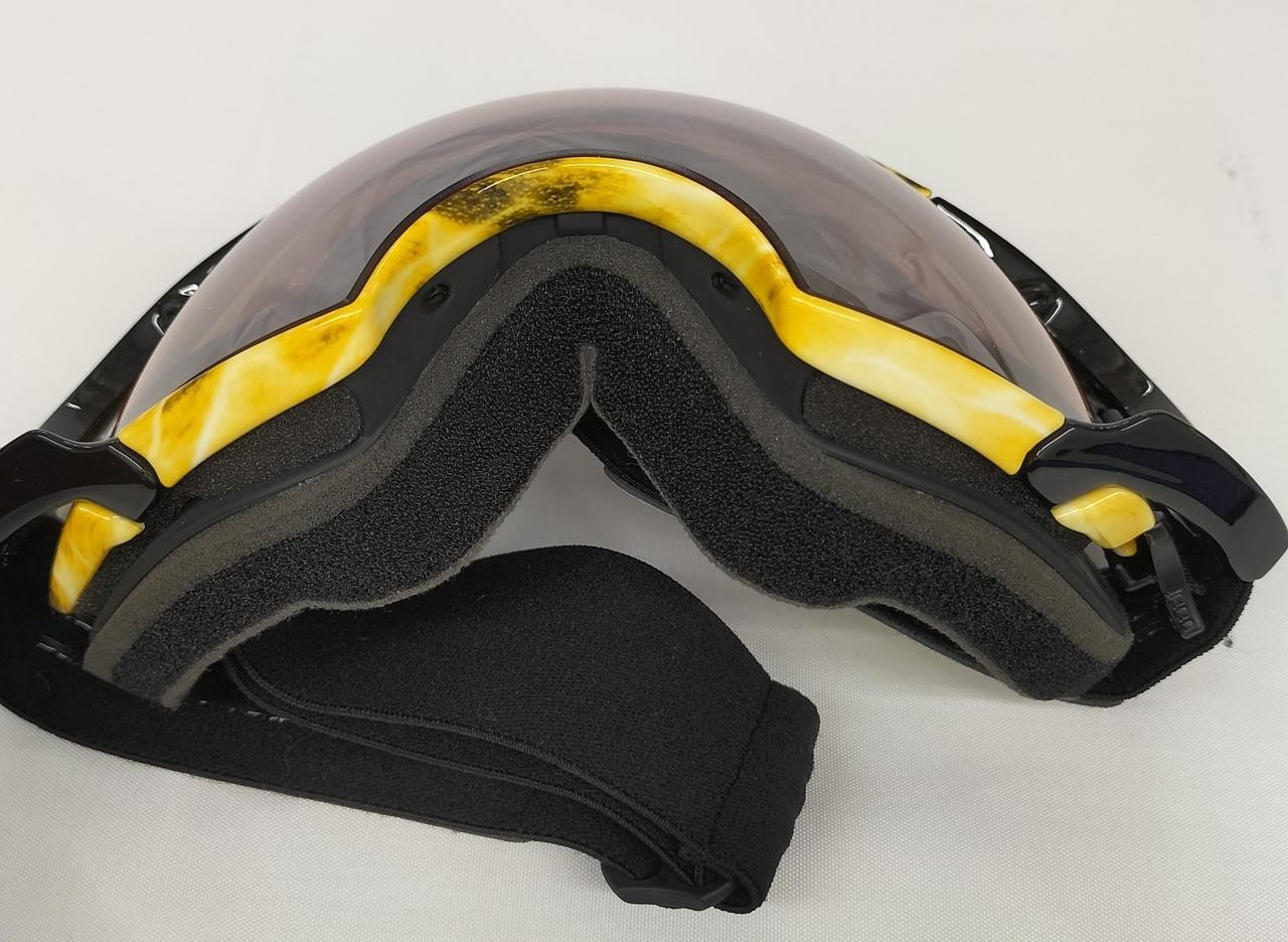 OAKLEY snow goggles from Japan