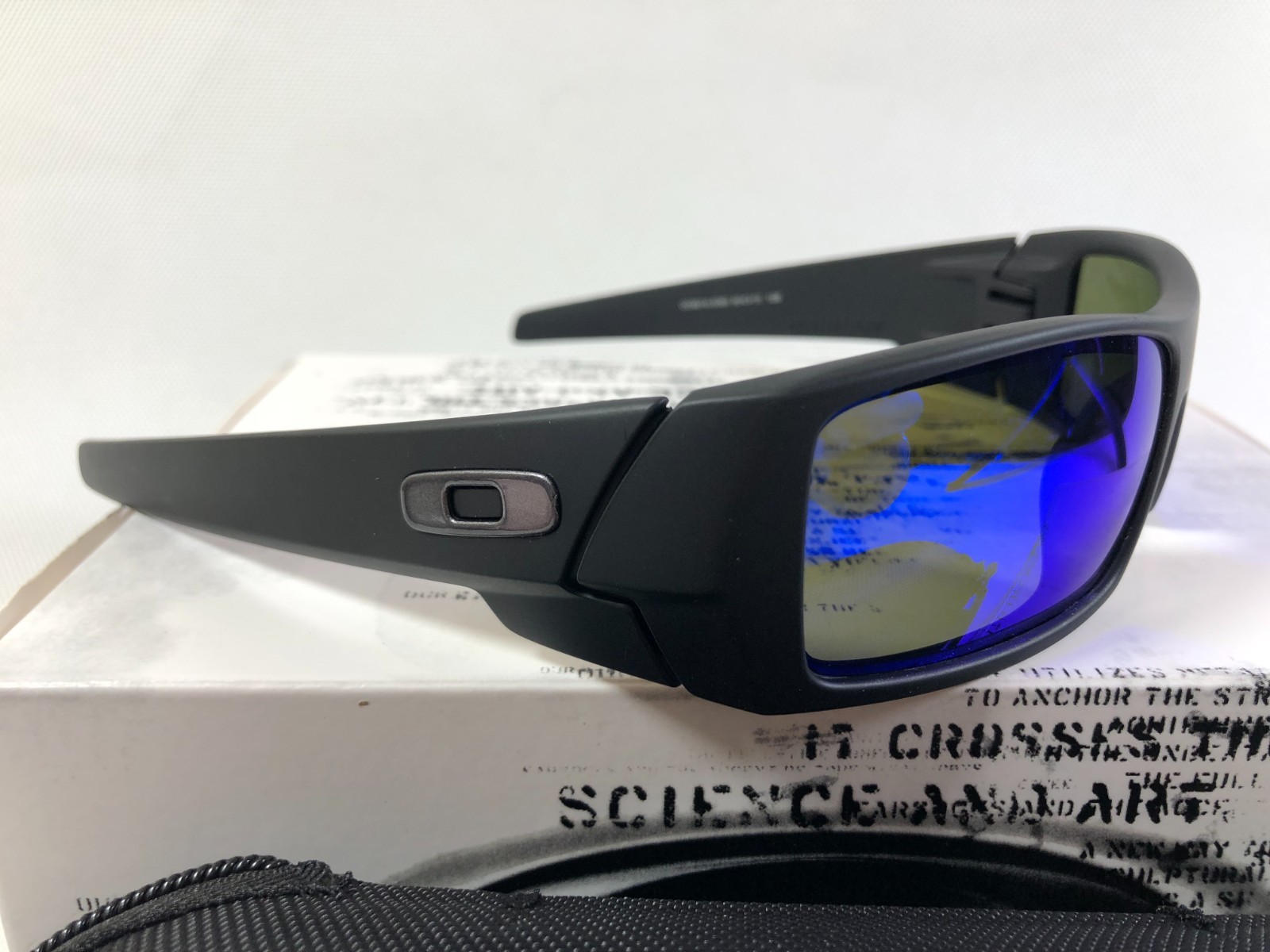 New Oakley Gascan Sunglass Matte Black l Prizm Sapphire Polarized OO9014-5060