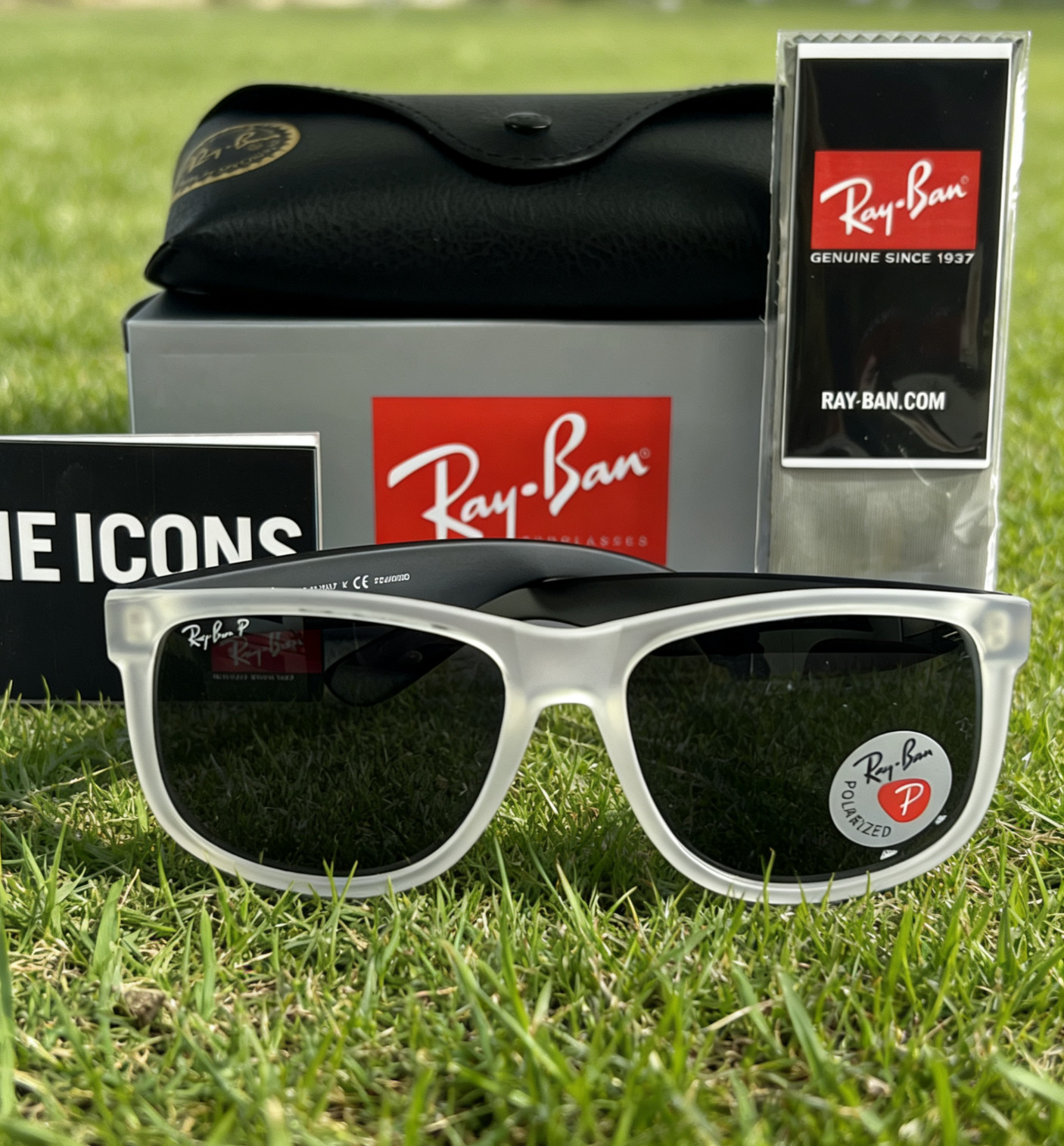 RB4165 Ray-Ban BLACK/GRAY JUSTIN Unisex Sunglasses {RB4165 54-16 145MM}
