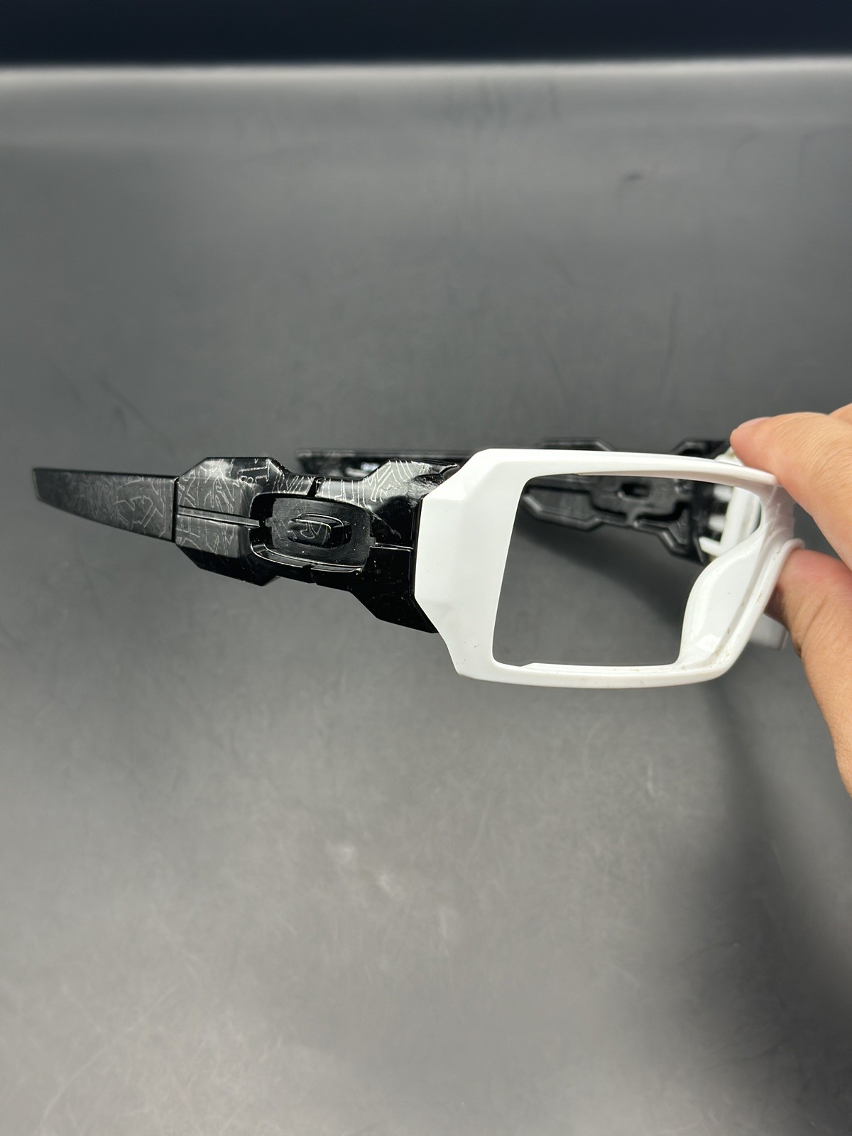 Oakley Oil Rig 2 Polished White/Black Silver Ghost Text Frame 24-058