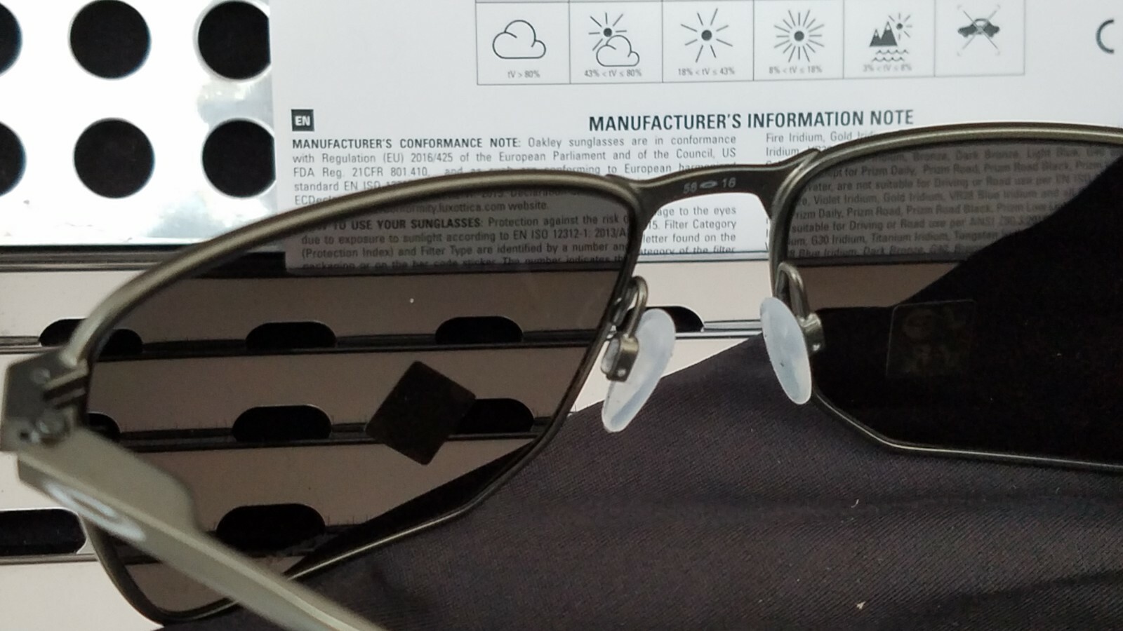 New Oakley EJECTOR Sunglasses 4142-0358 Carbon w/ Prizm Black Polarized