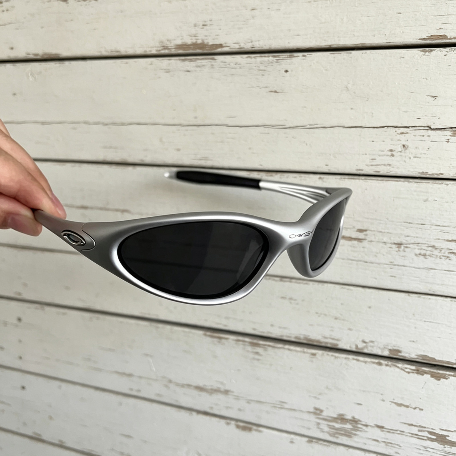 Oakley Minute Gen1 Minute1.0 Sunglasses Sliver Frame Black Lenses