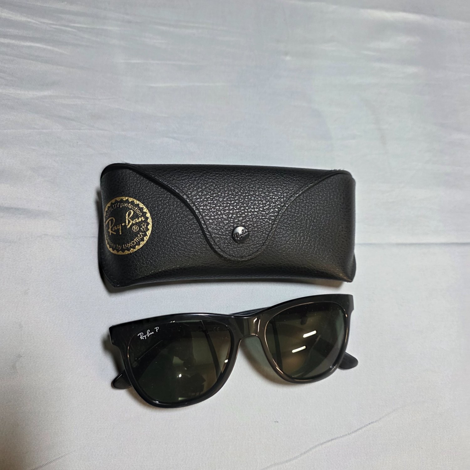 Ray-Ban Wayfarer Polarized Black Sunglasses Case RB 4184 601/9A 54 17 145 3P
