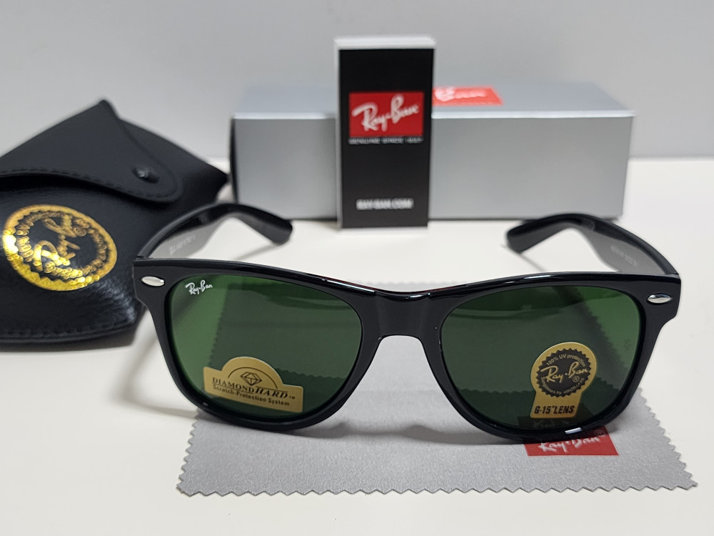 Ray-Ban Wayfarer RB2140 Sunglasses Glossy Black Frame Glass Green Lens 50mm