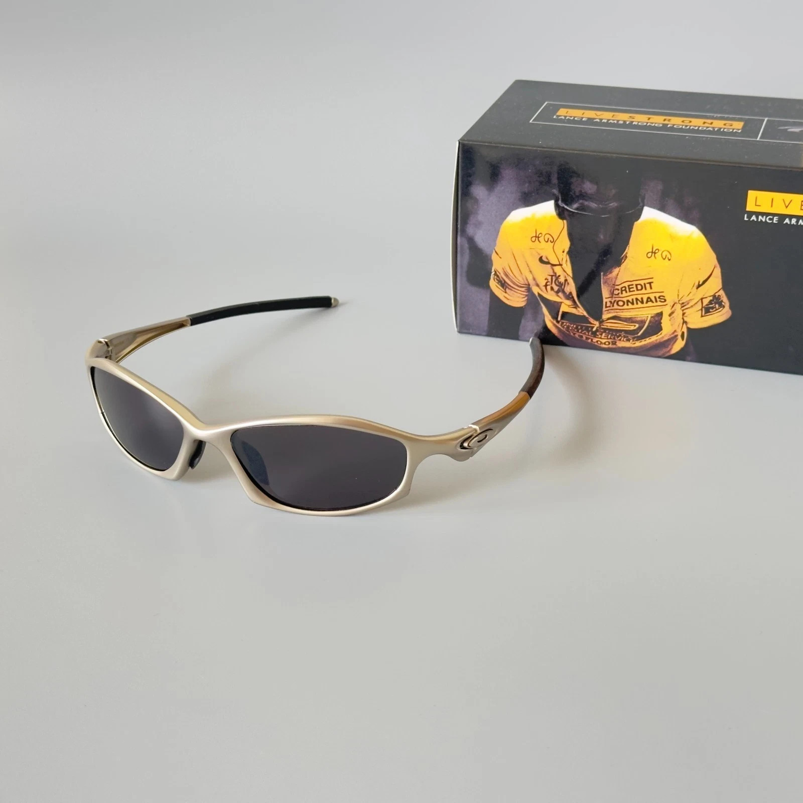 Oakley Hatchet X-metal Polarized Sunglasses Silver frames with black lenses