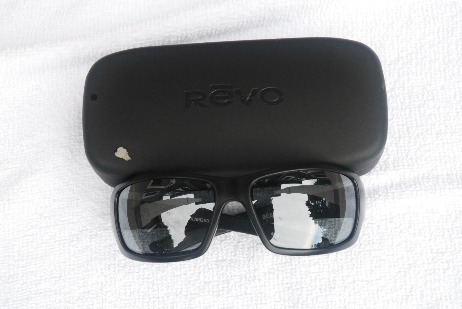 REVO RE 4057 01 BL 63-16 BEARING BLACK MIRROR POLARIZED SPORT WRAP SUNGLASSES