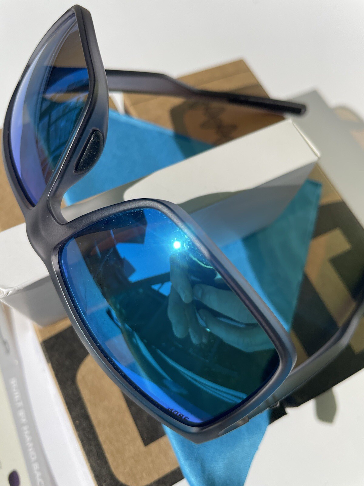 COSTA polarized – Smoke-Clear Frame W/ Blue Polarized lens