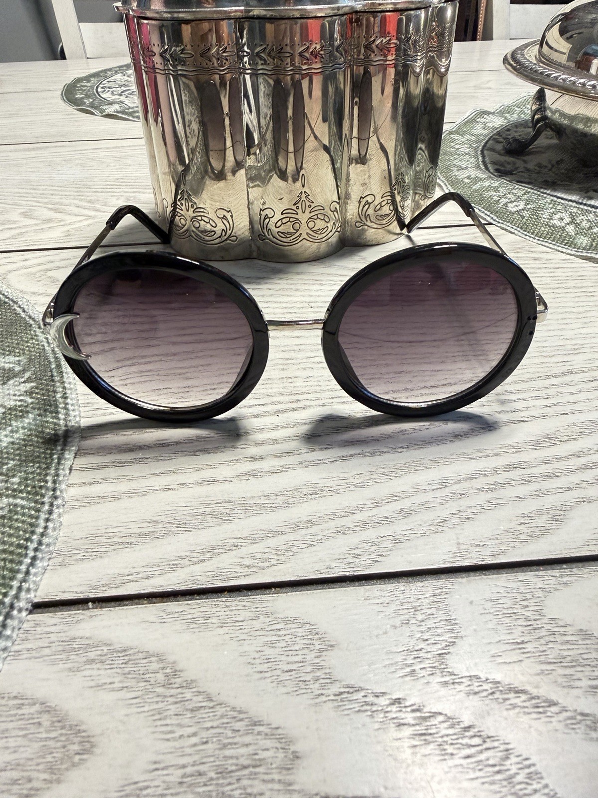 Celestial Round Sunglasses Black Metal Frame Gray Gradient Plastic Lenses
