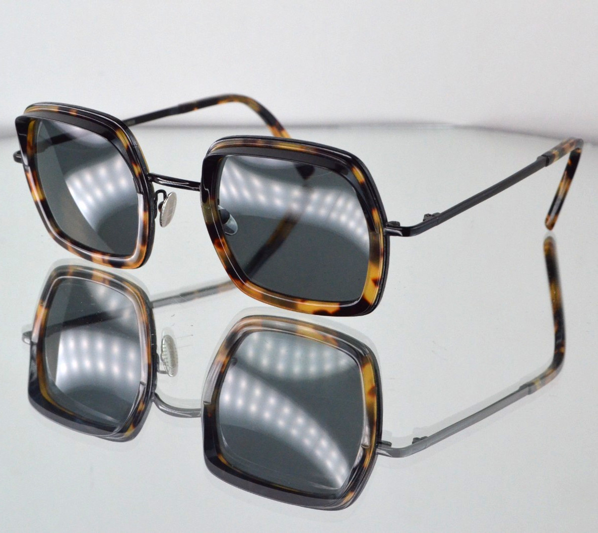 Cutler And Gross London Hooded Square Sunglasses Tortoiseshell Italy 1301