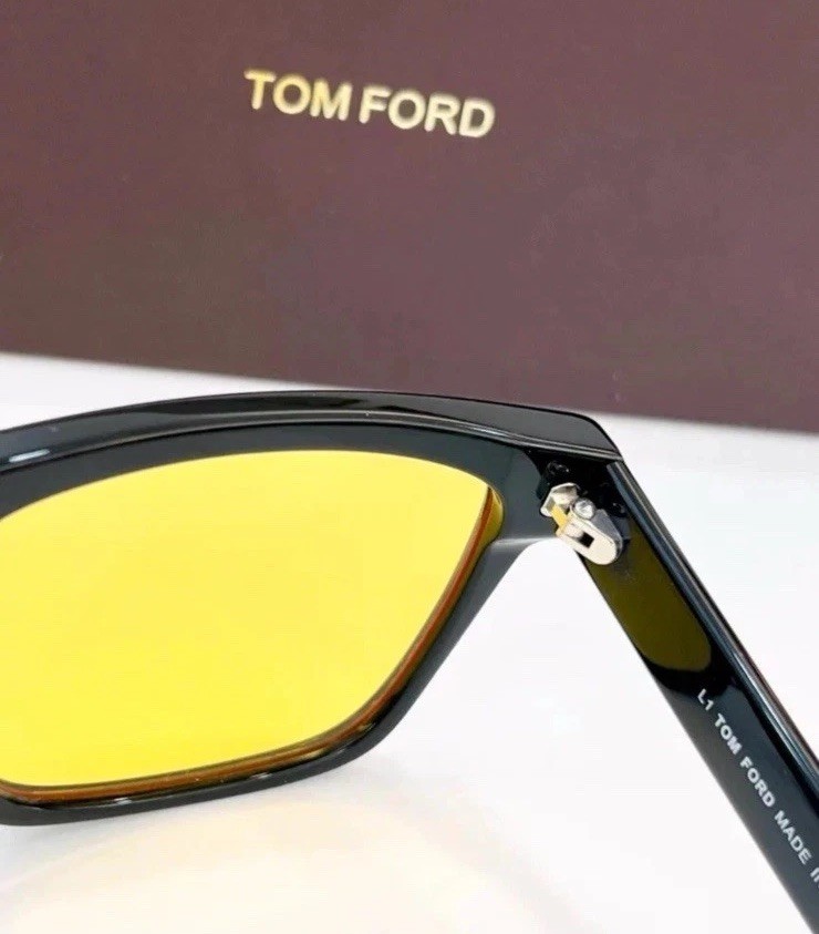 Tom Ford Buckley Sunglasses FT0906 Black 58-17-145mm New With Case Runs Small