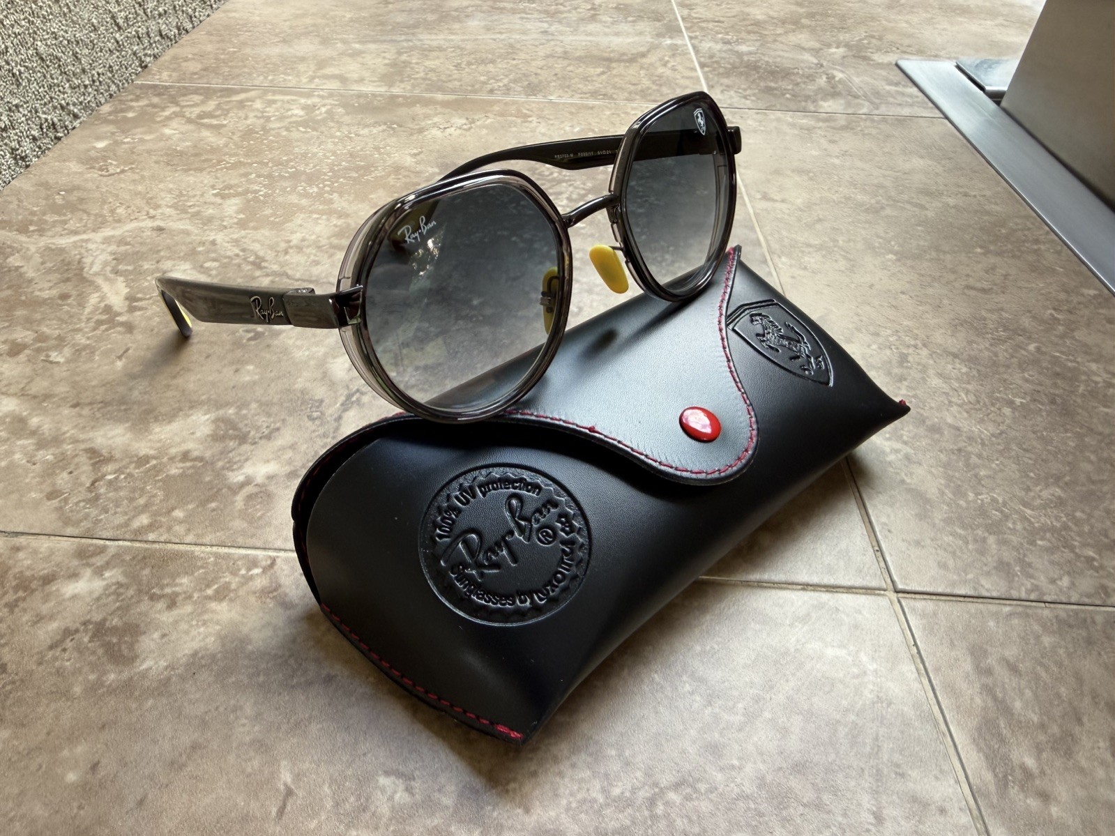 Ray-Ban Scuderia Ferrari Sunglasses gunmetal/yellow Grey Gradient Lens RB3703M