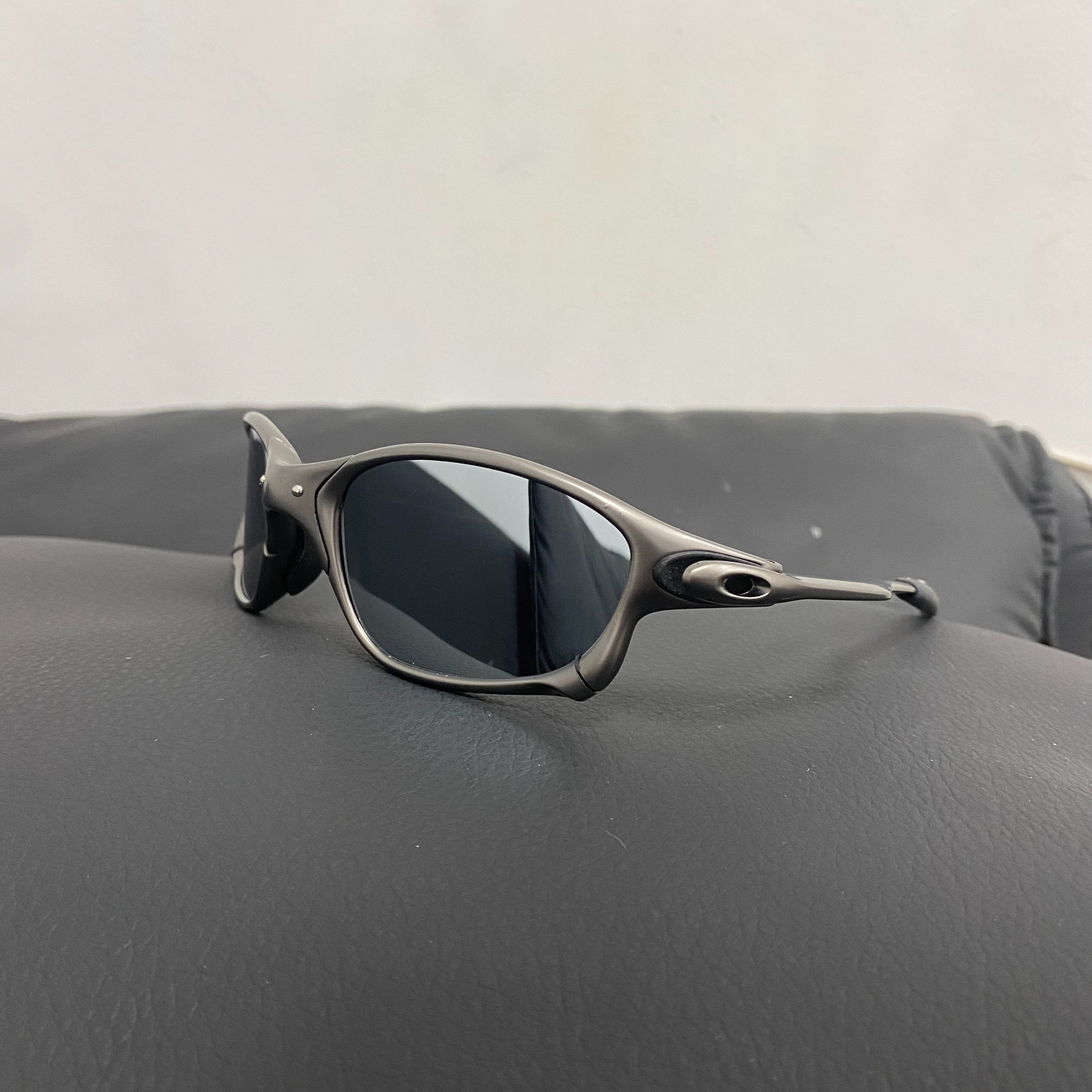 Oakley Juliet 2.0 X-Metal Polarized Sunglasses Gray Frames Silver Lens Vintage