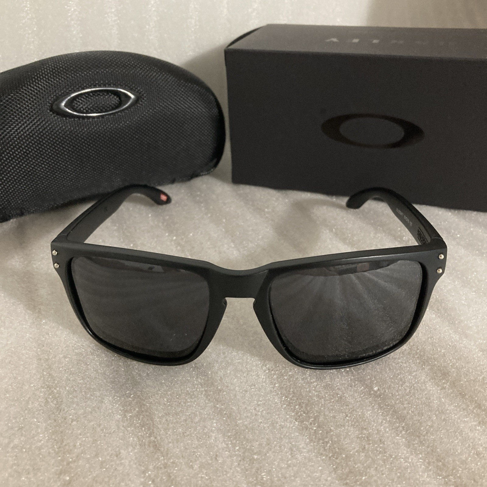 Oakley Holbrook XL Sunglasses Black Lenses PRIZM polarized New With Case