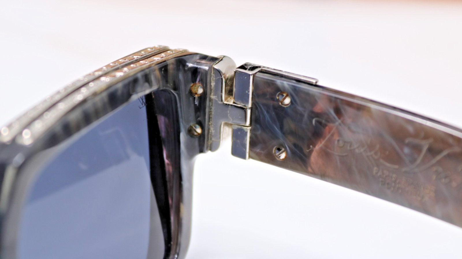 Louis Vuitton LV 1.1 Millionaires Sunglasses Gris Marble Z1326W – Grey w/Box