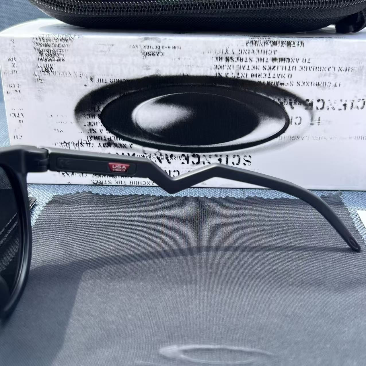 Oakley OO 9464 Hstn Matte Black Prizm Black Unisex Womens Mens Sunglasses