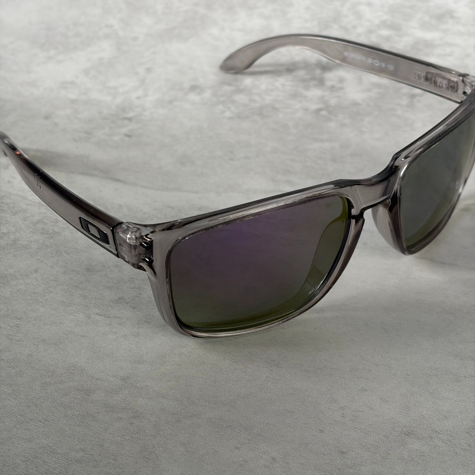 Oakley Holbrook XL Men’s Sunglasses Grey Smoke Translucent Purple Violet Mirror