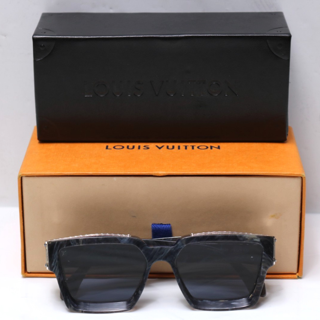 Louis Vuitton LV 1.1 Millionaires Sunglasses Gris Marble Z1326W – Grey w/Box