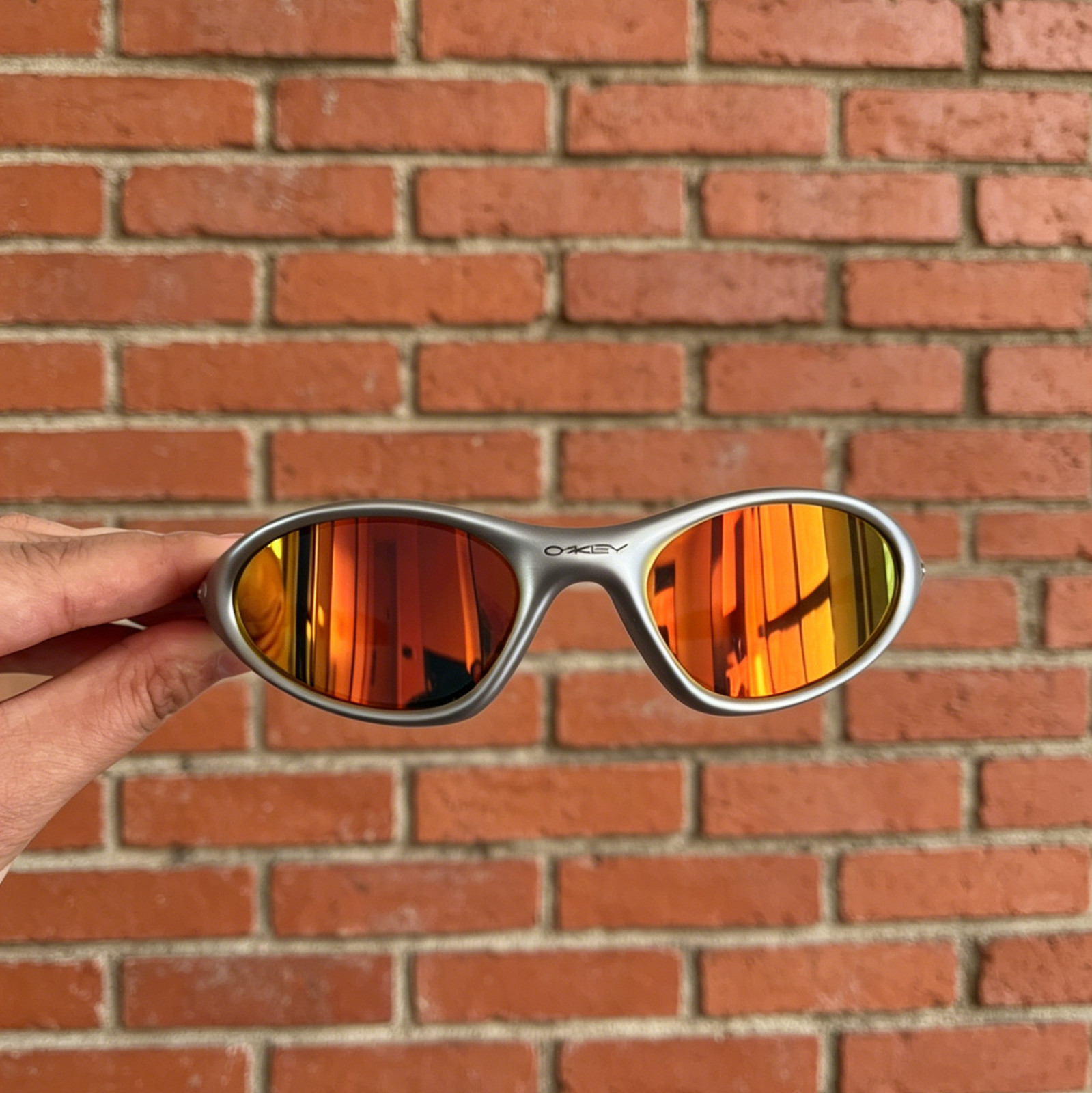 Retro Oakley Minute Gen1 Minute1.0 Sunglasses Sliver Frame Ruby Lenses