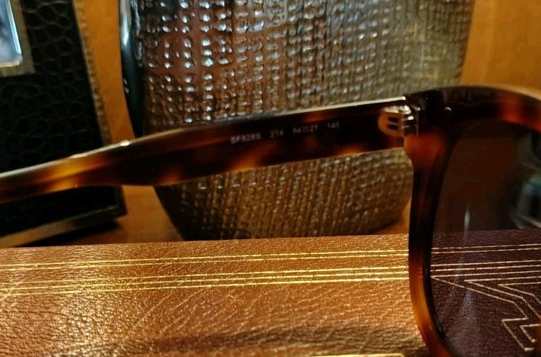 Salvatore Ferragamo’s Tortoise Round Sunglasses SF828S 54-21-145 Made in Italy
