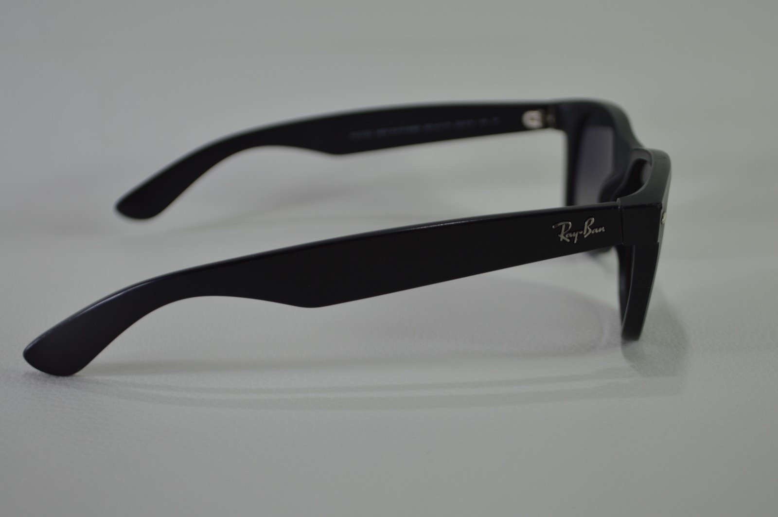 Ray-Ban New Wayfarer RB2132 Sunglasses Blue Lens MADE IN ITALY