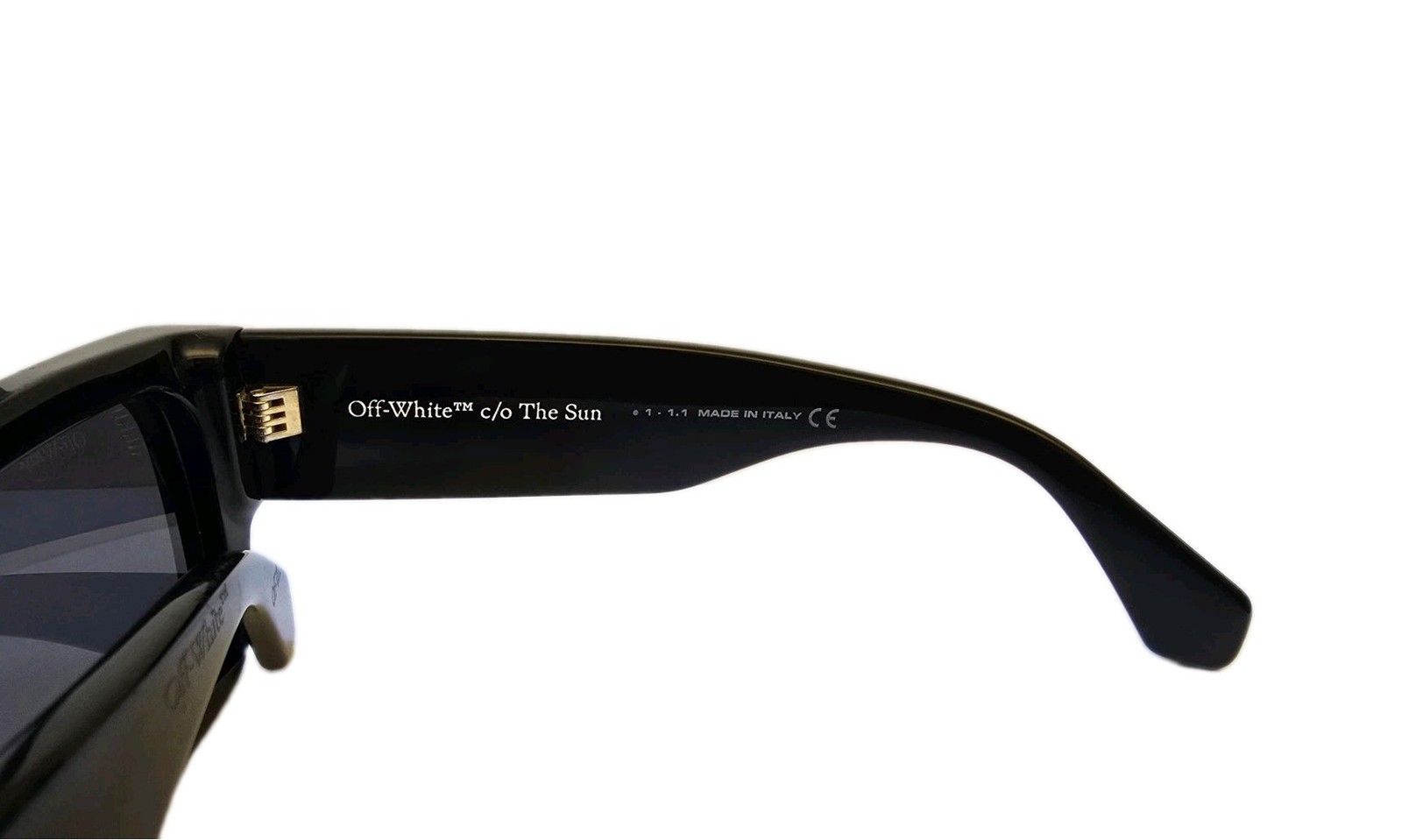 OFF-WHITE Mari Mens Sunglasses. Used.