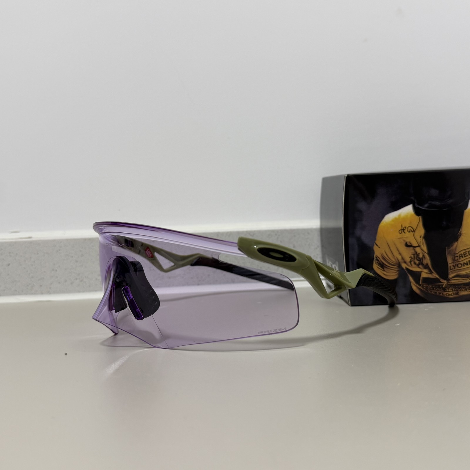 Oakley Kato Sport Sunglasses Outdoor Cycling Non-Slip Integrated 9481DIN BOX