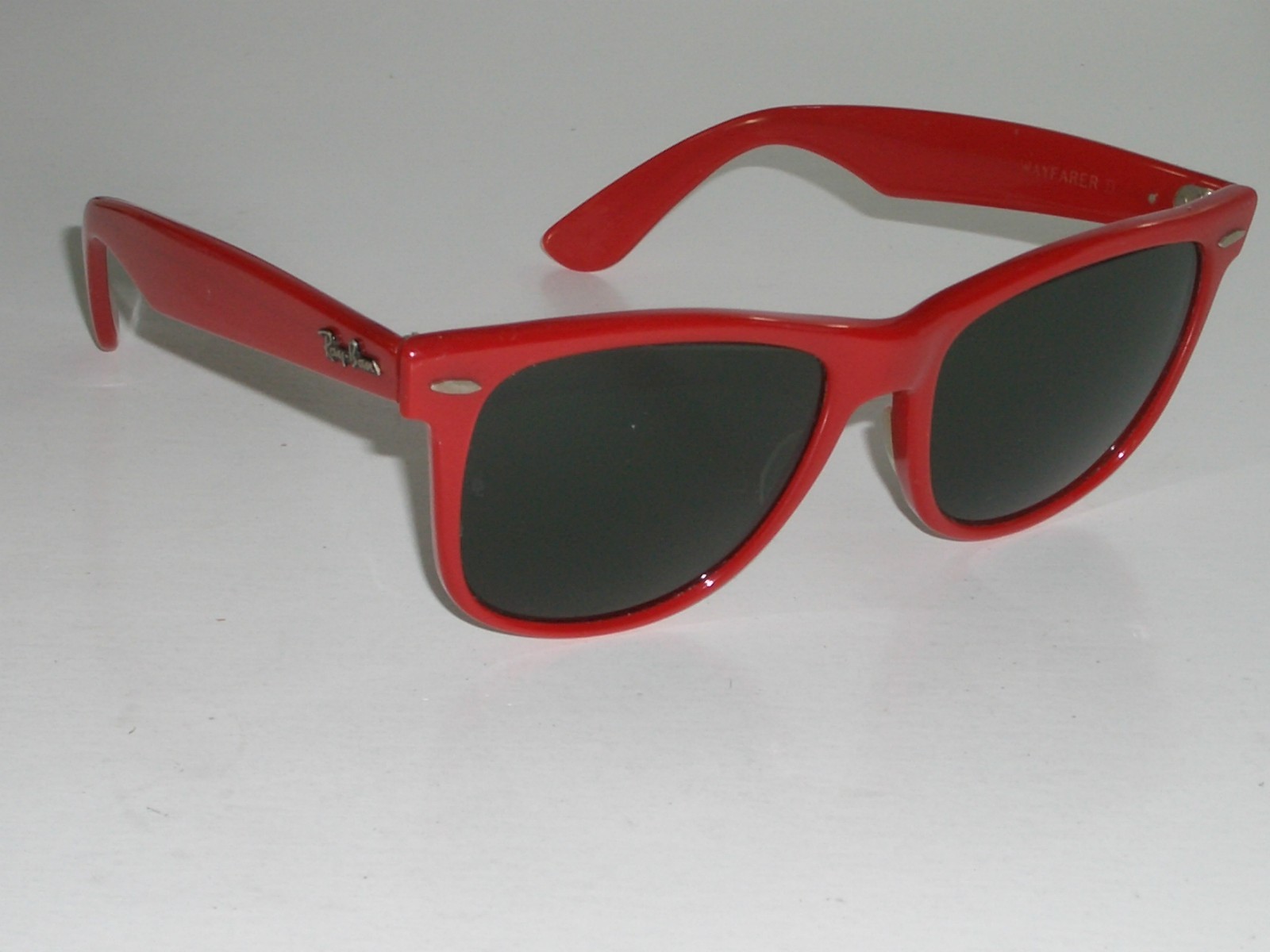 VINTAGE B&L RAY-BAN MADE IN USA CRIMSON RED G15 WAYFARER II SUNGLASSES SUPERB!!!