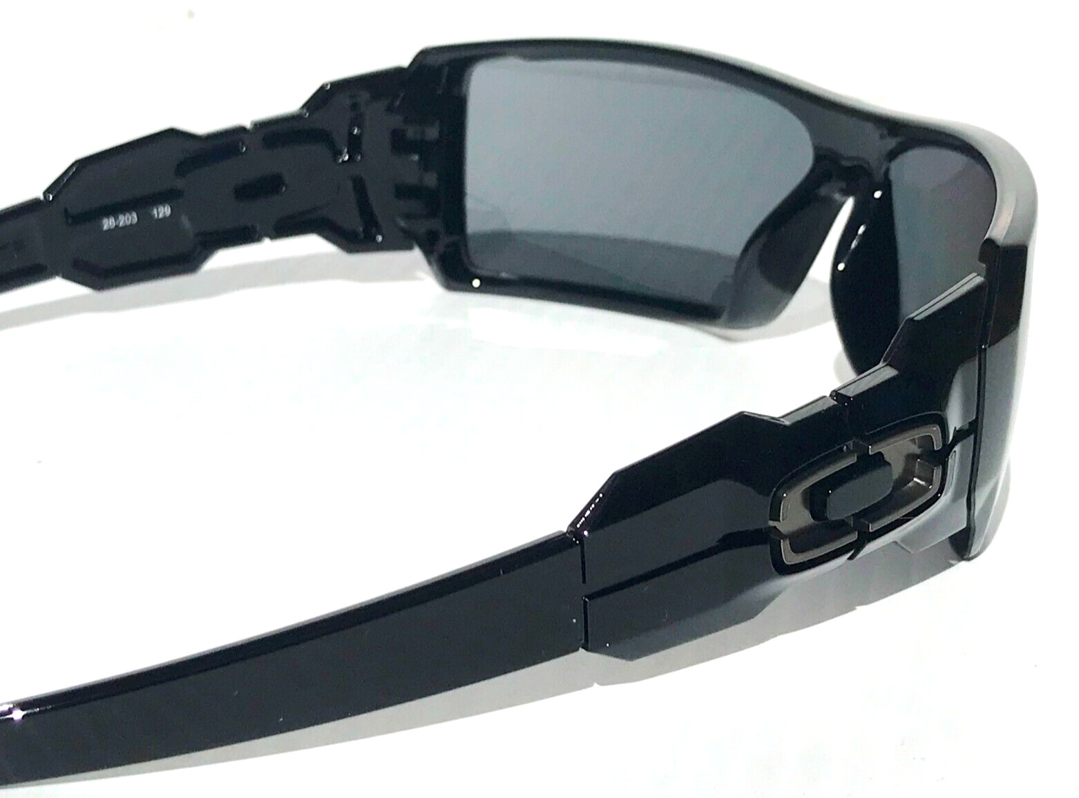 Oakley OIL RIG Polished Black POLARIZED Black iridium Lens Sunglass 9081 26-203