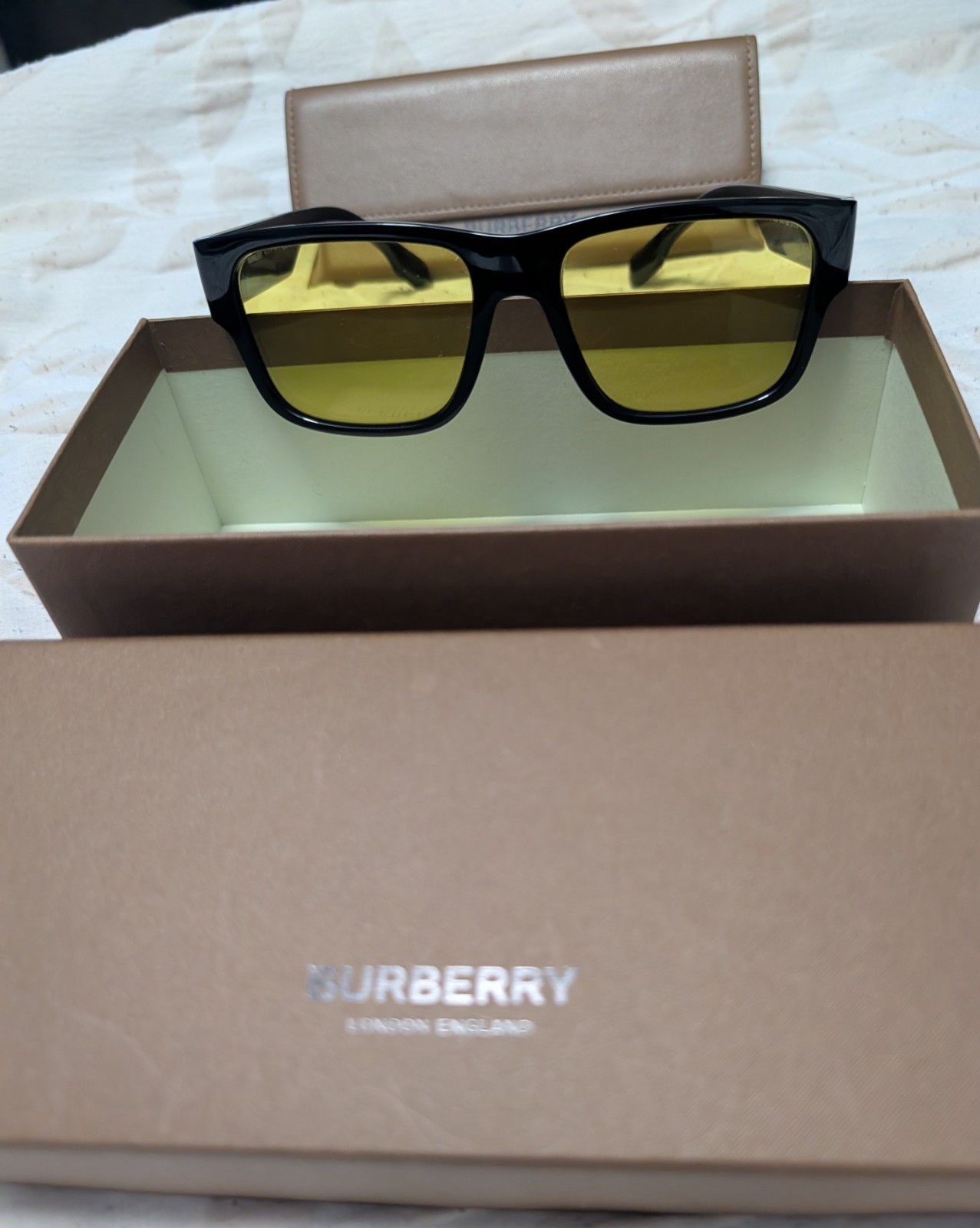 Burberry KNIGHT BE4358 57-18 145mm Black Square Sunglasses with Yellow…