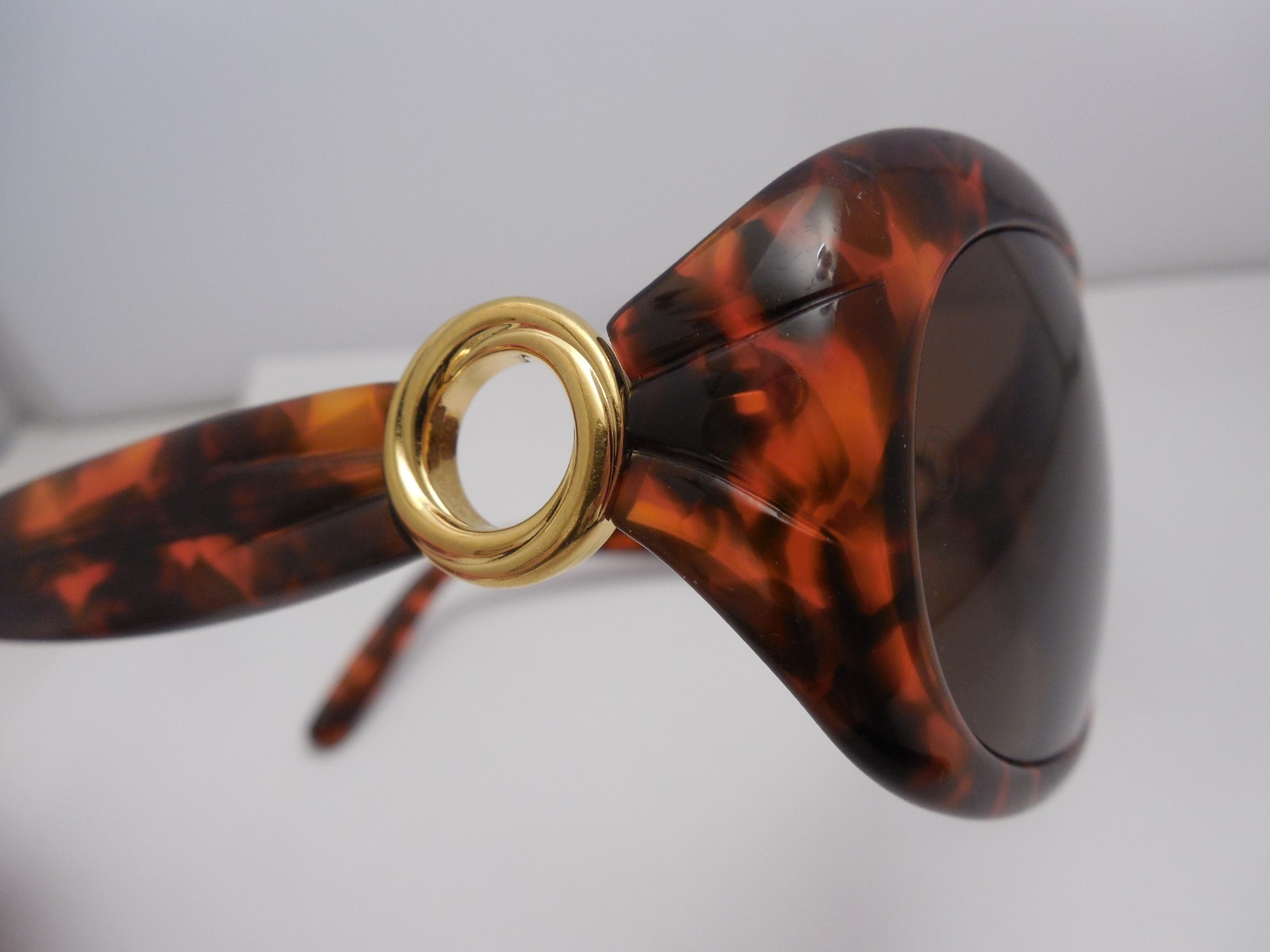 Cartier Paris Acetate plastic Tortoise Shell Oval Sunglasses eyewear frame 90’s