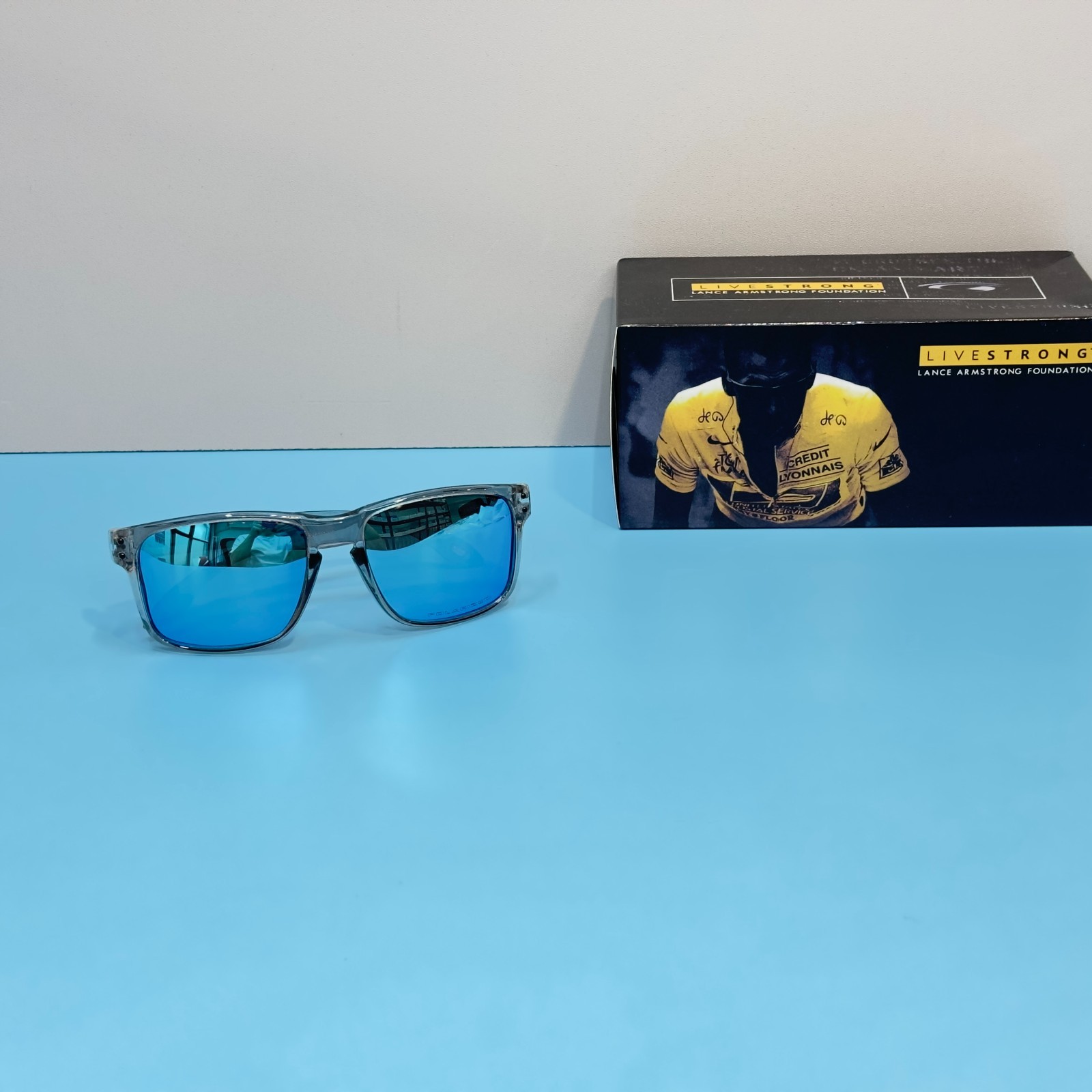 Oakley Holbrook OO9102 Clear Gray Frame Prizm Sapphire Sunglasses New Box