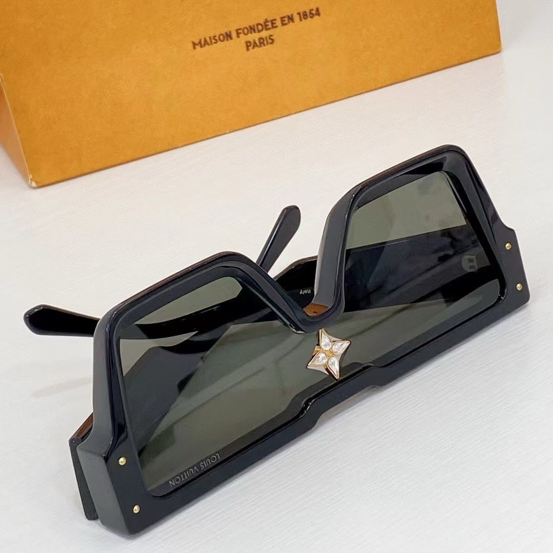 Louis Vuitton LV Cyclone Z1578E Men’s Sunglasses Black Shield Monogram Crystal