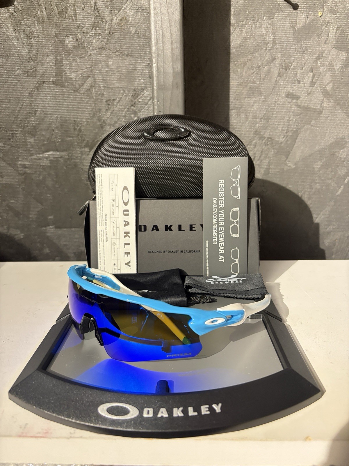 NEW Oakley 009208 Radar Ev Path Men’s Sunglasses – Prizm