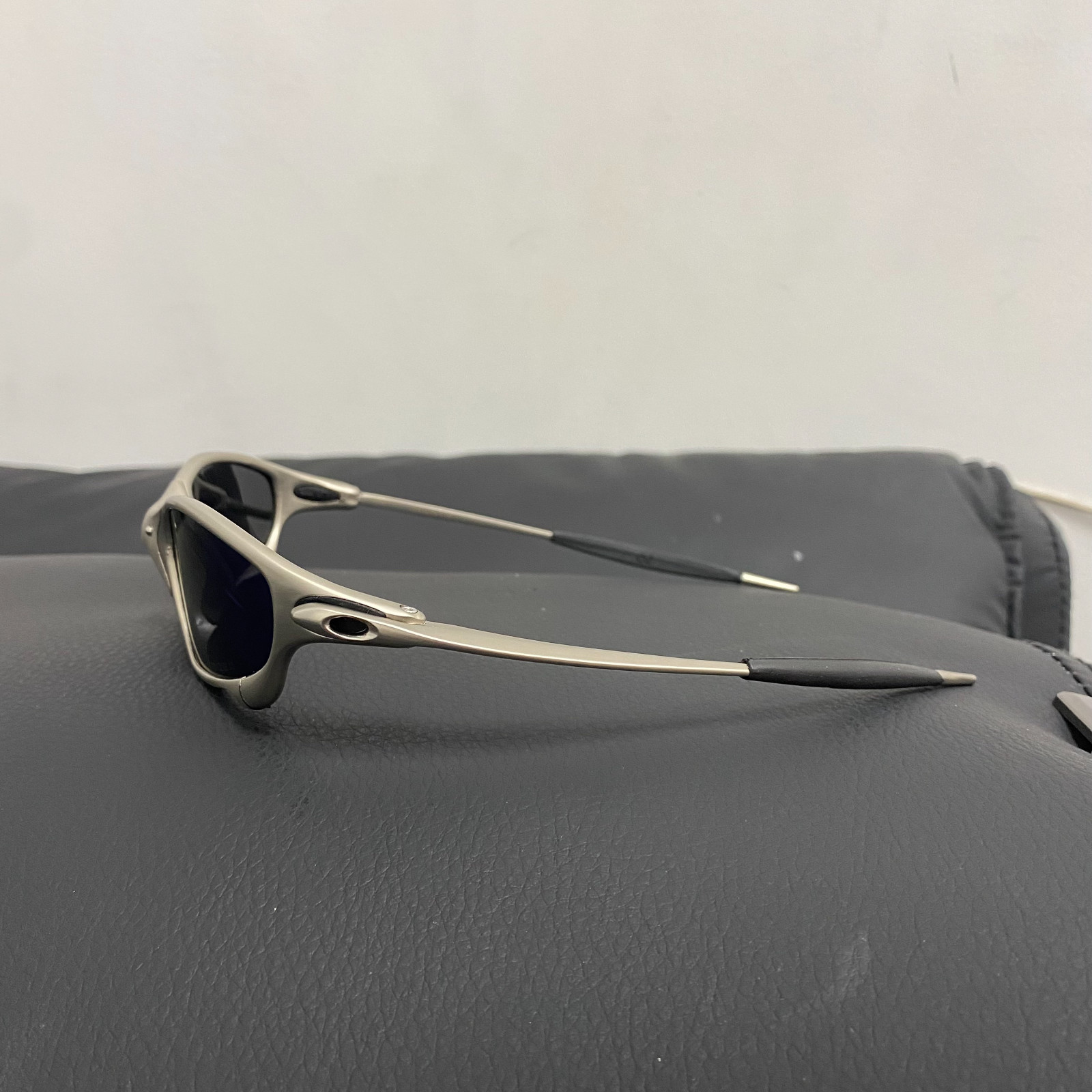 Oakley Juliet 1.0 X-Metal Polarized Sunglasses Silver Frames Blue Lens Vintage