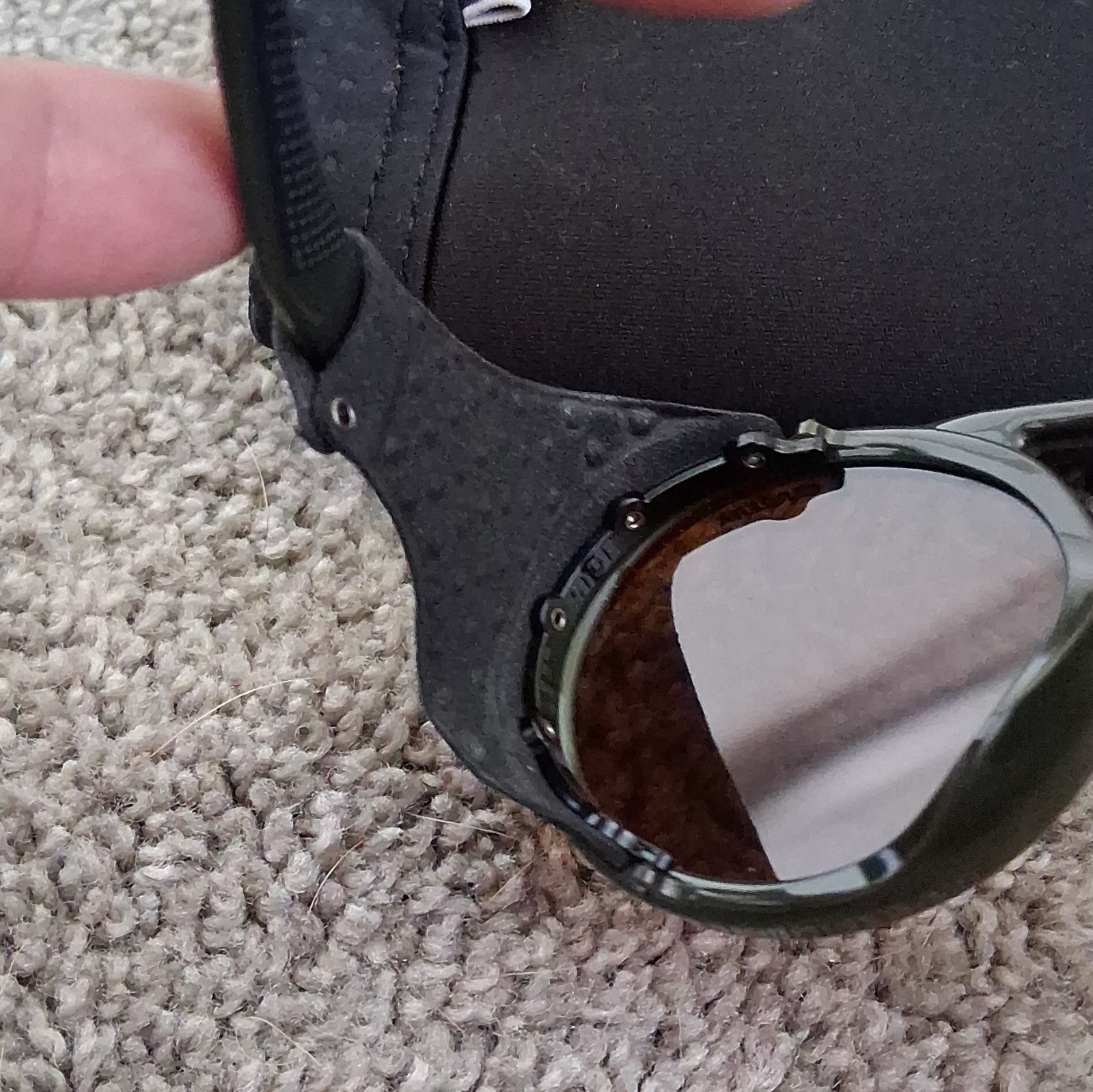 Carrera Men’s Designer Round Sunglasses Green Plastic Frame Brown Mirrored UVA