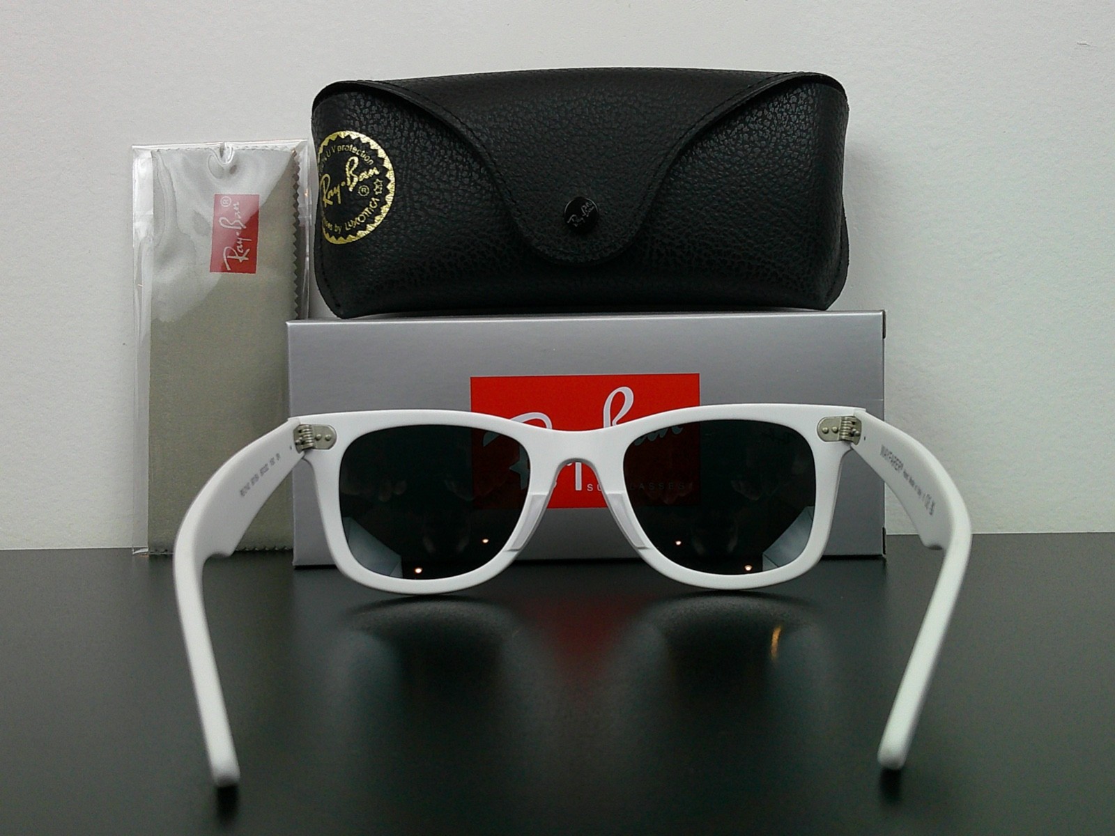 Ray-Ban RB2140 Original Wayfarer Classic Sunglasses Matte White 50mm Never Worn