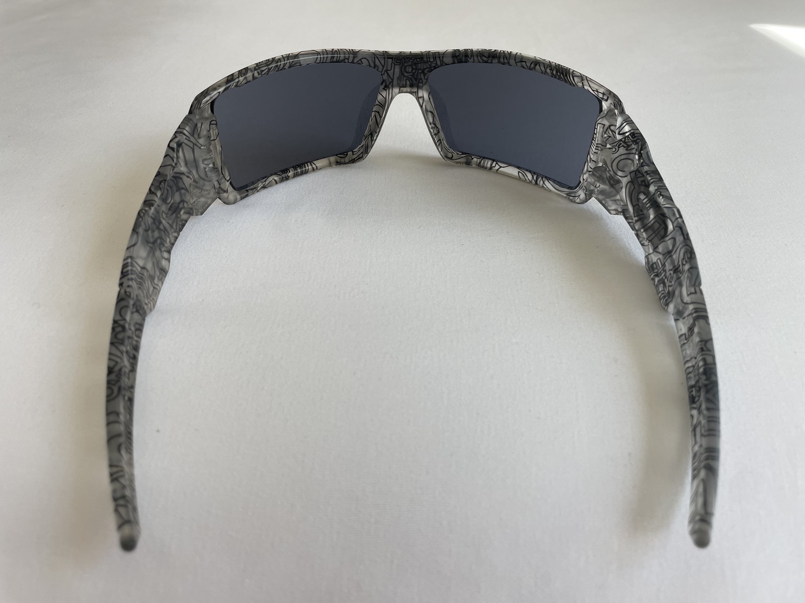 Oakley Oil Rig Matte Clear w/Black History Text – Black Iridium – MINT