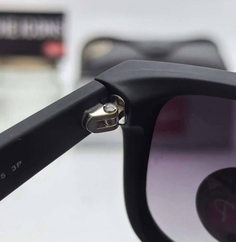 RayBan Justin RB 4165 622/T3 55mm Polarized Black Frame Gradient Sunglasses