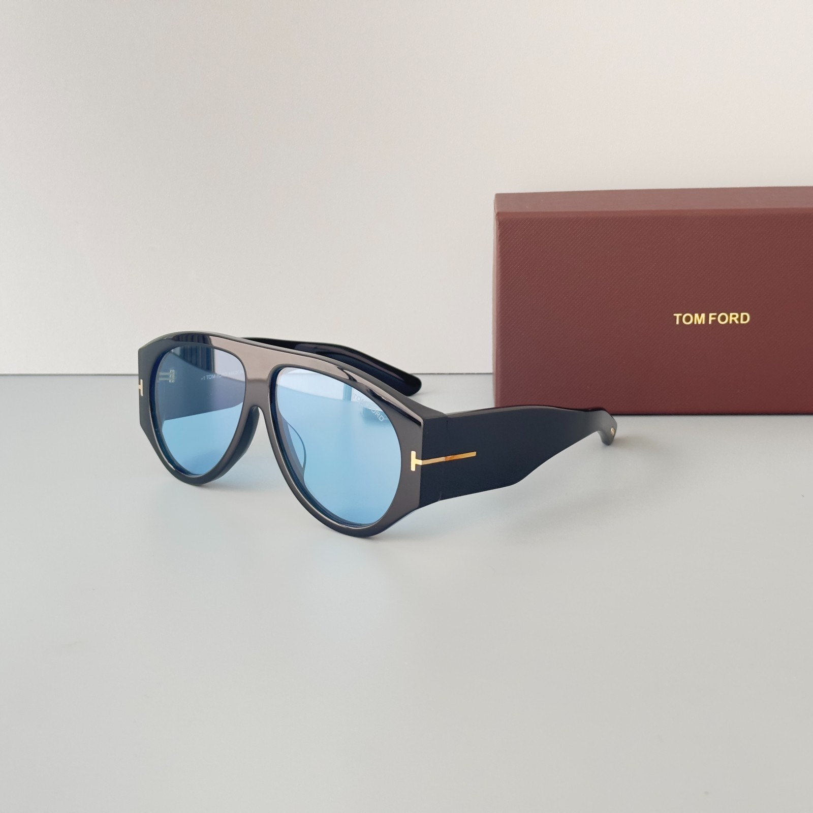 Tom Ford TF1044 Black Frame Blue Lens Aviator Sunglasses Unisex With Box